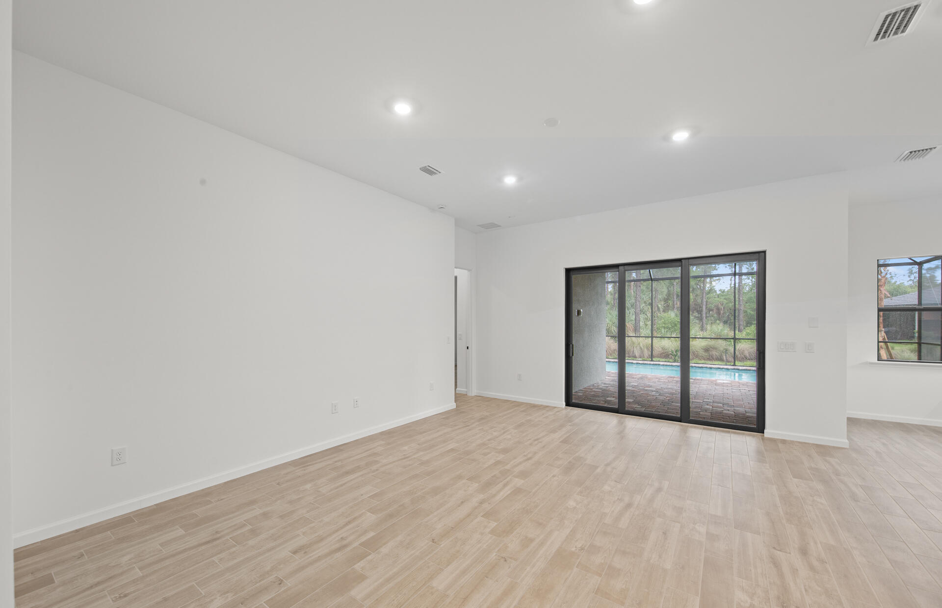2107 Freemont Drive Property Photo 15