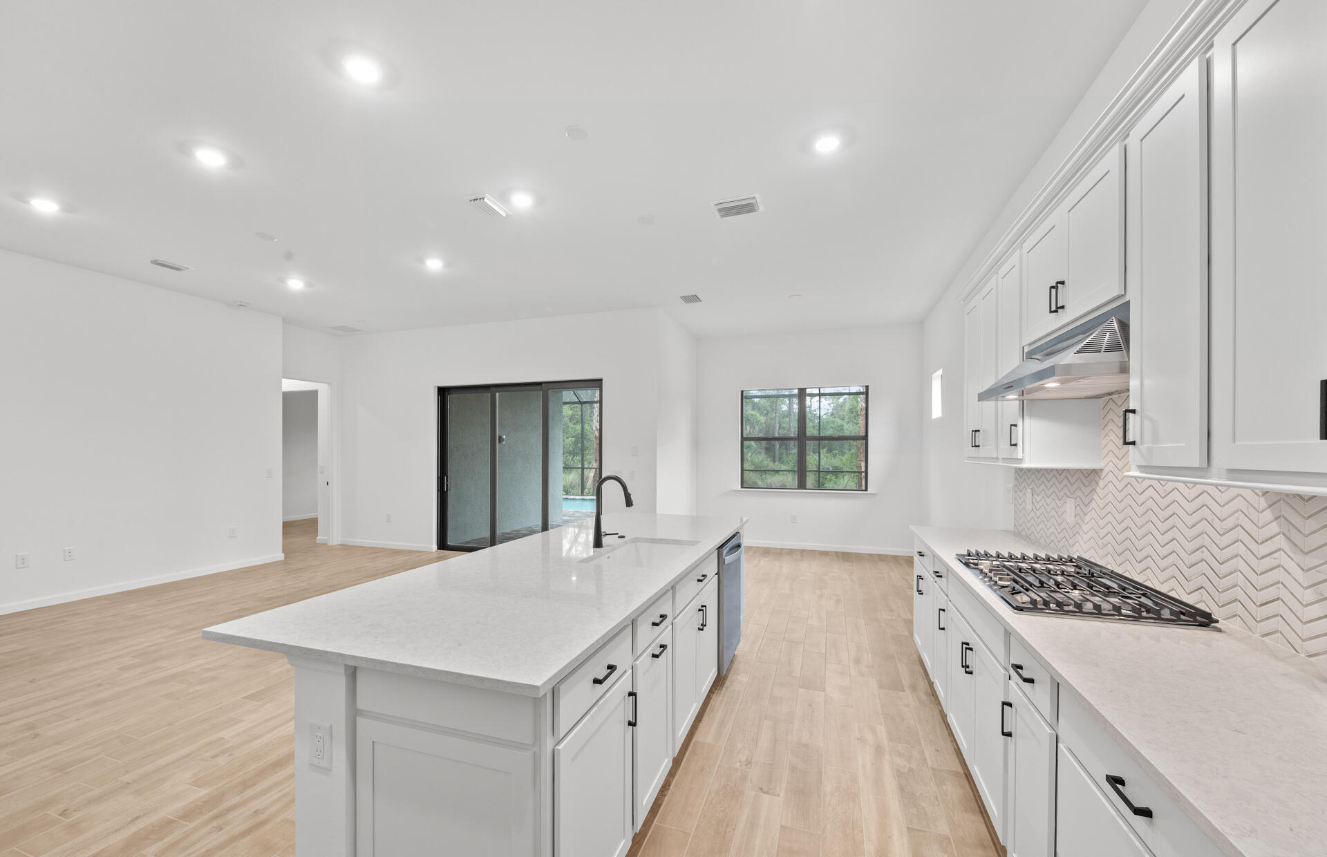 2107 Freemont Drive Property Photo 22