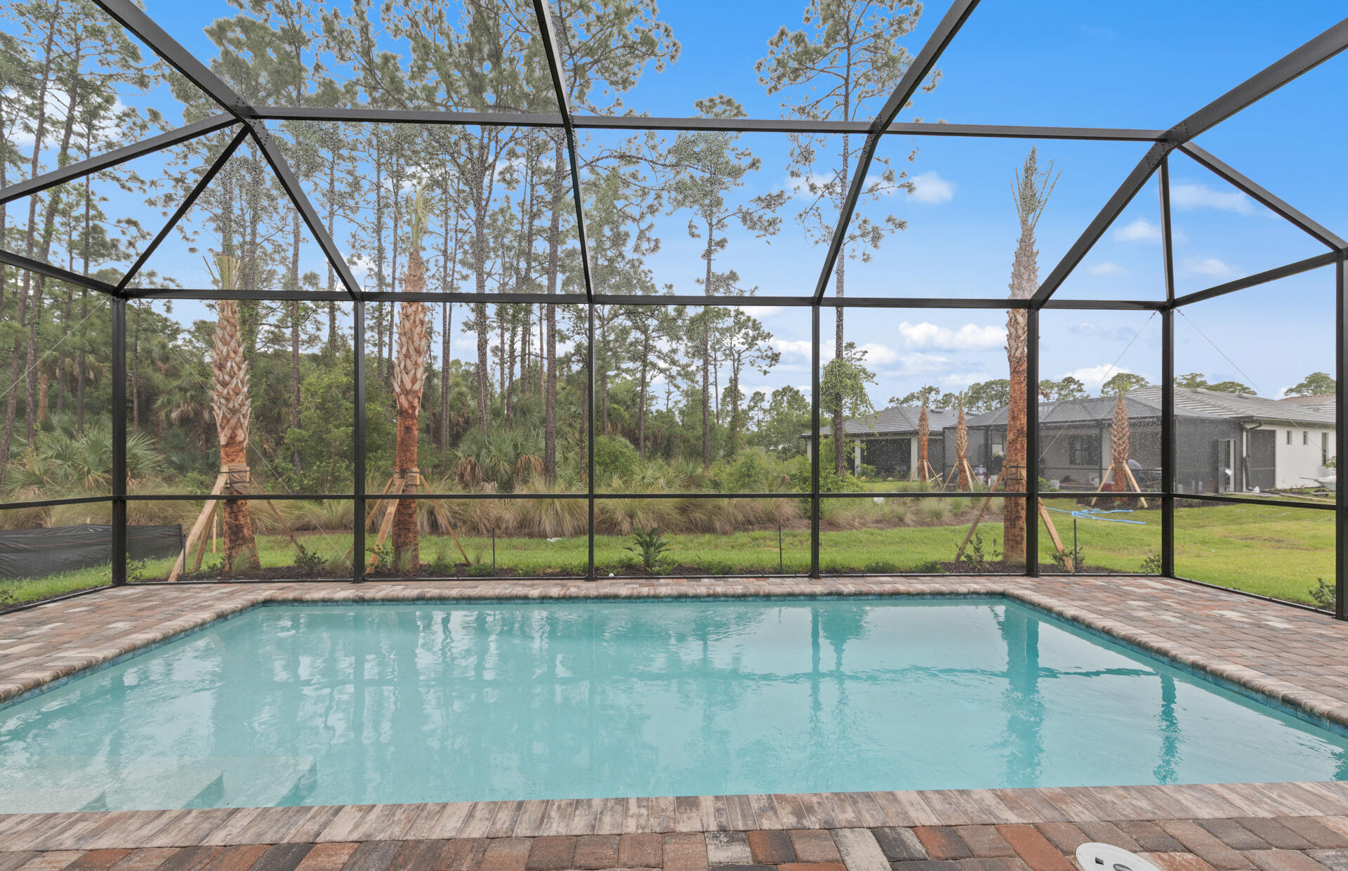2107 Freemont Drive Property Photo 32