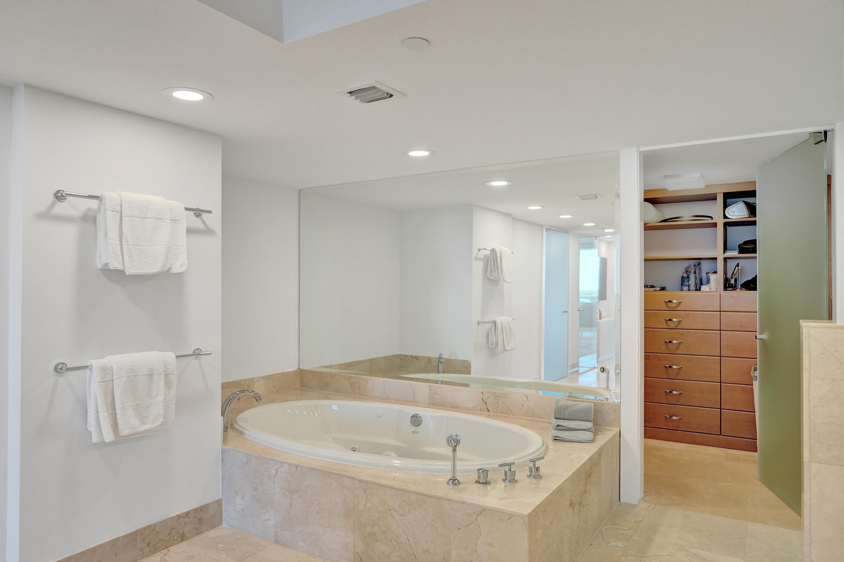 715 Bayshore Drive 902 Property Photo 12