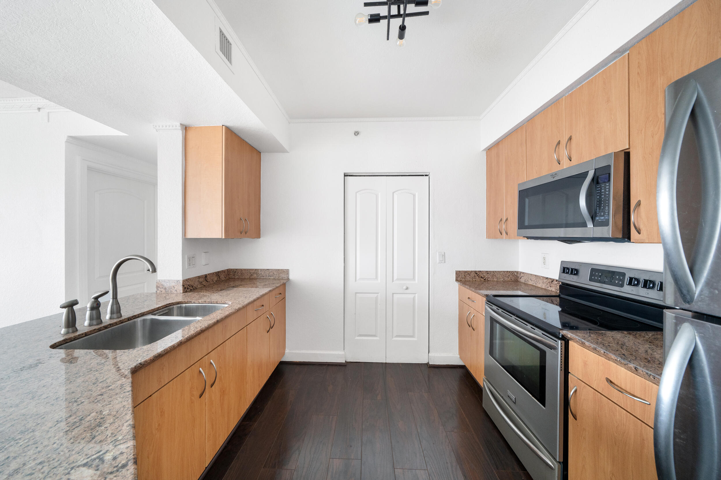 1830 Radius Drive 405 Property Photo 2