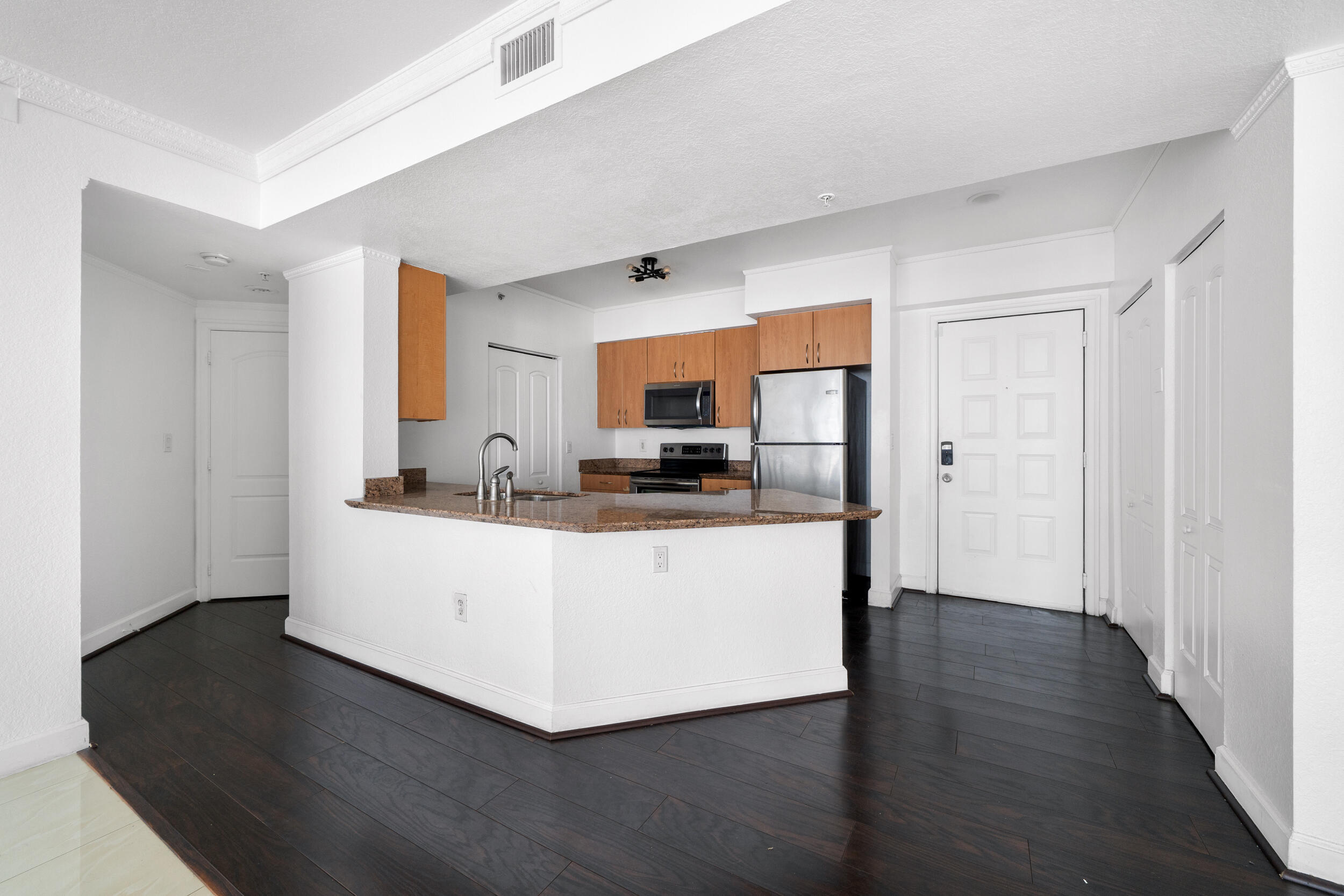 1830 Radius Drive 405 Property Photo 3
