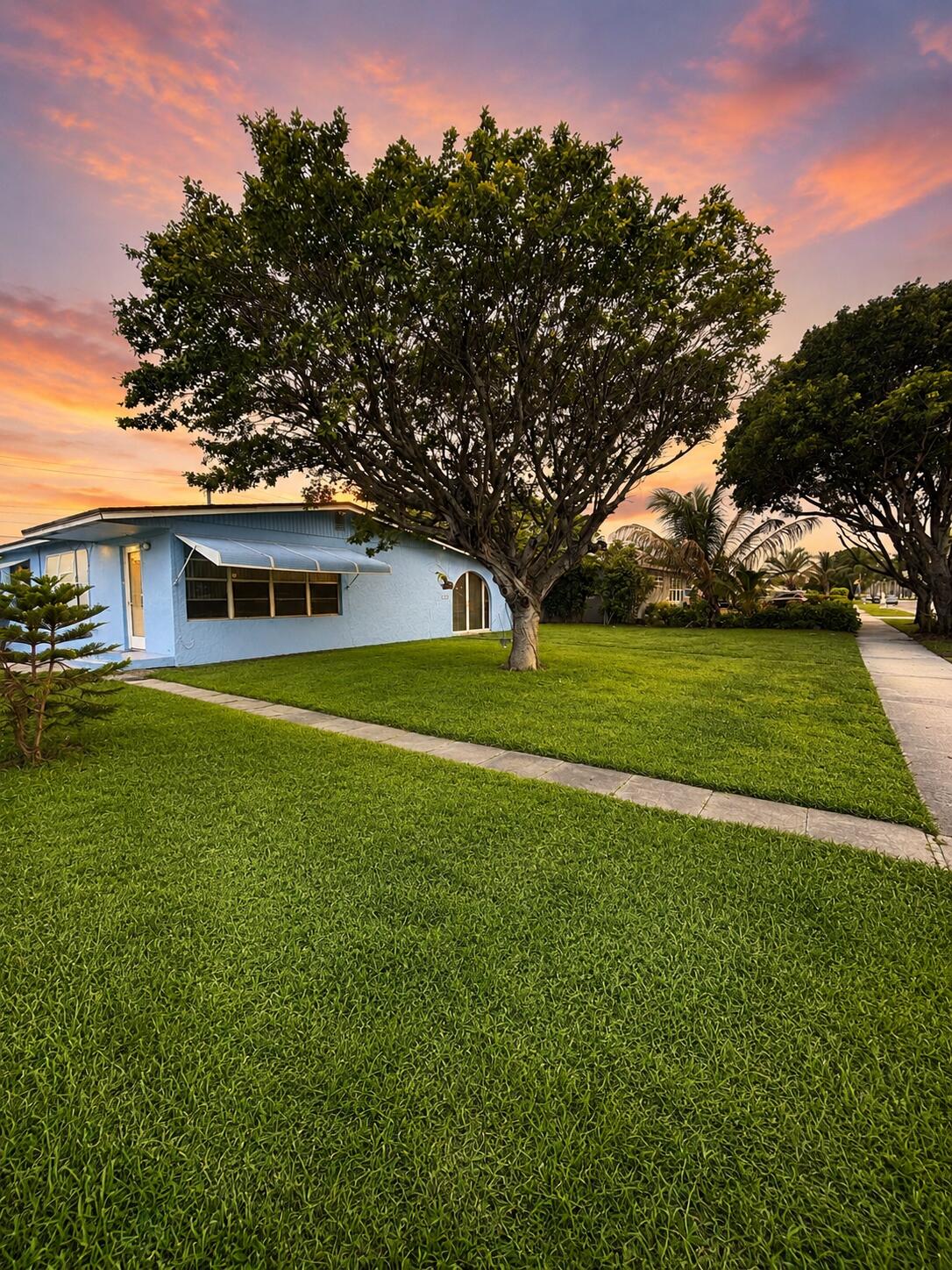1310 Palm Beach Lakes Boulevard Property Photo 1