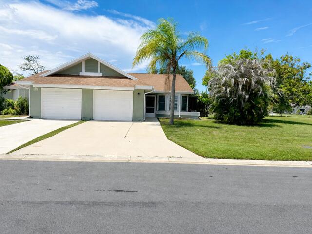 1478 Se Larkwood Circle Property Photo 2