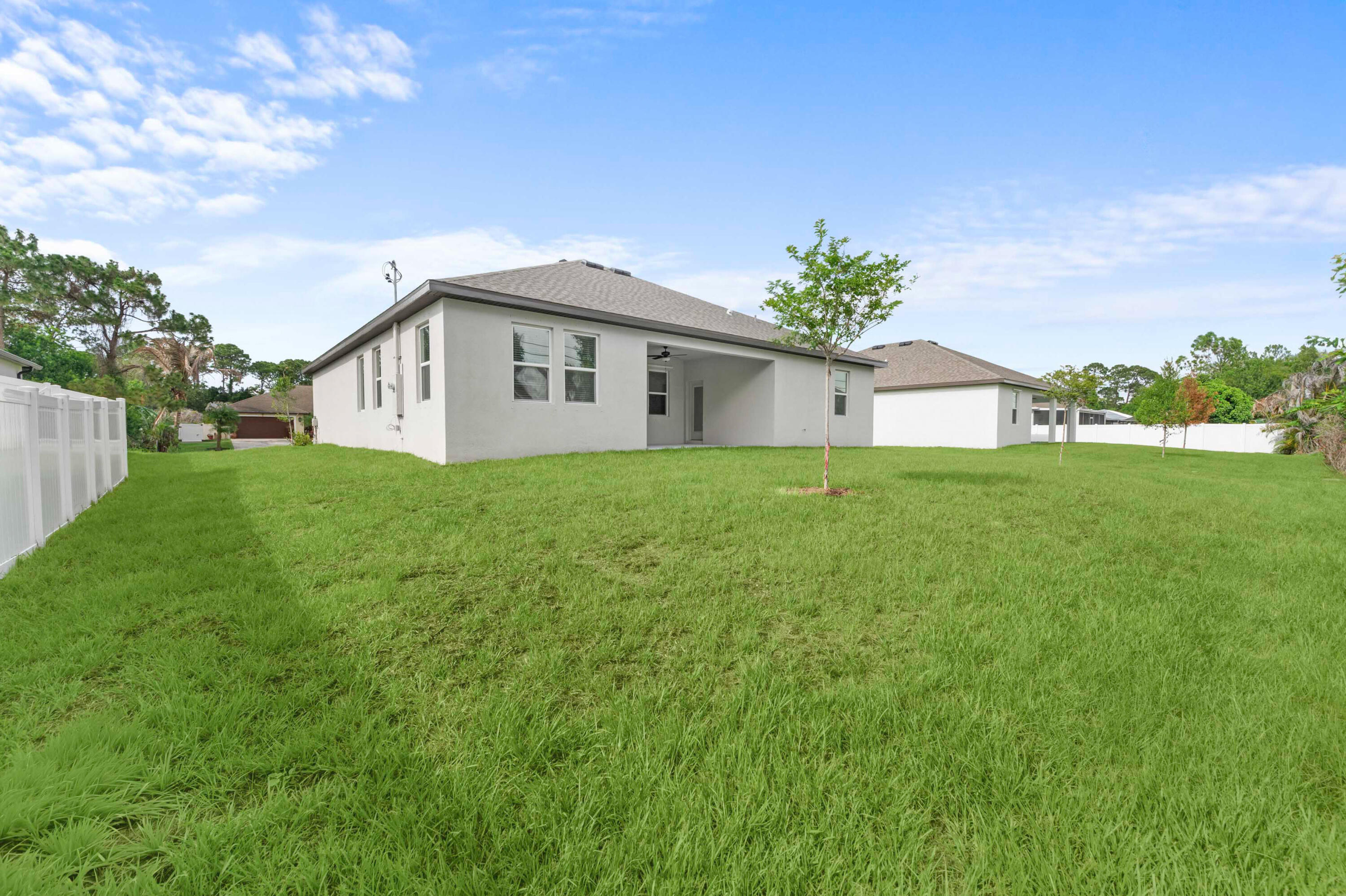 7876 104th Avenue Property Photo 4