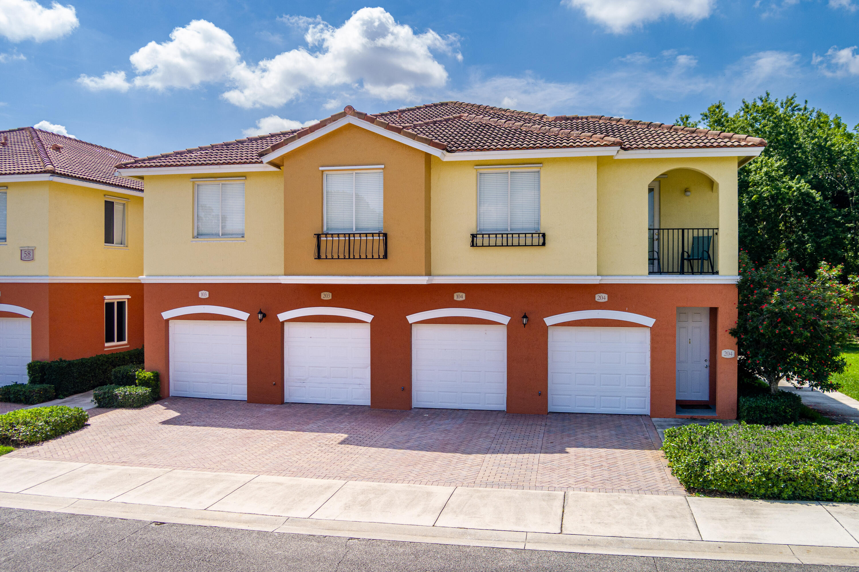 58 Se Palermo Court 104 Property Photo 2