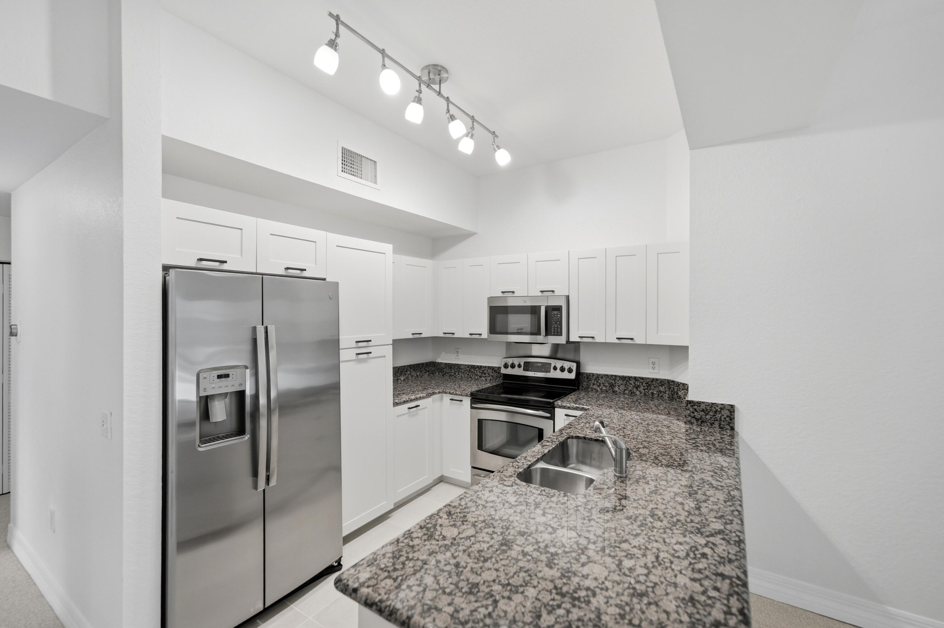 58 Se Palermo Court 104 Property Photo 7