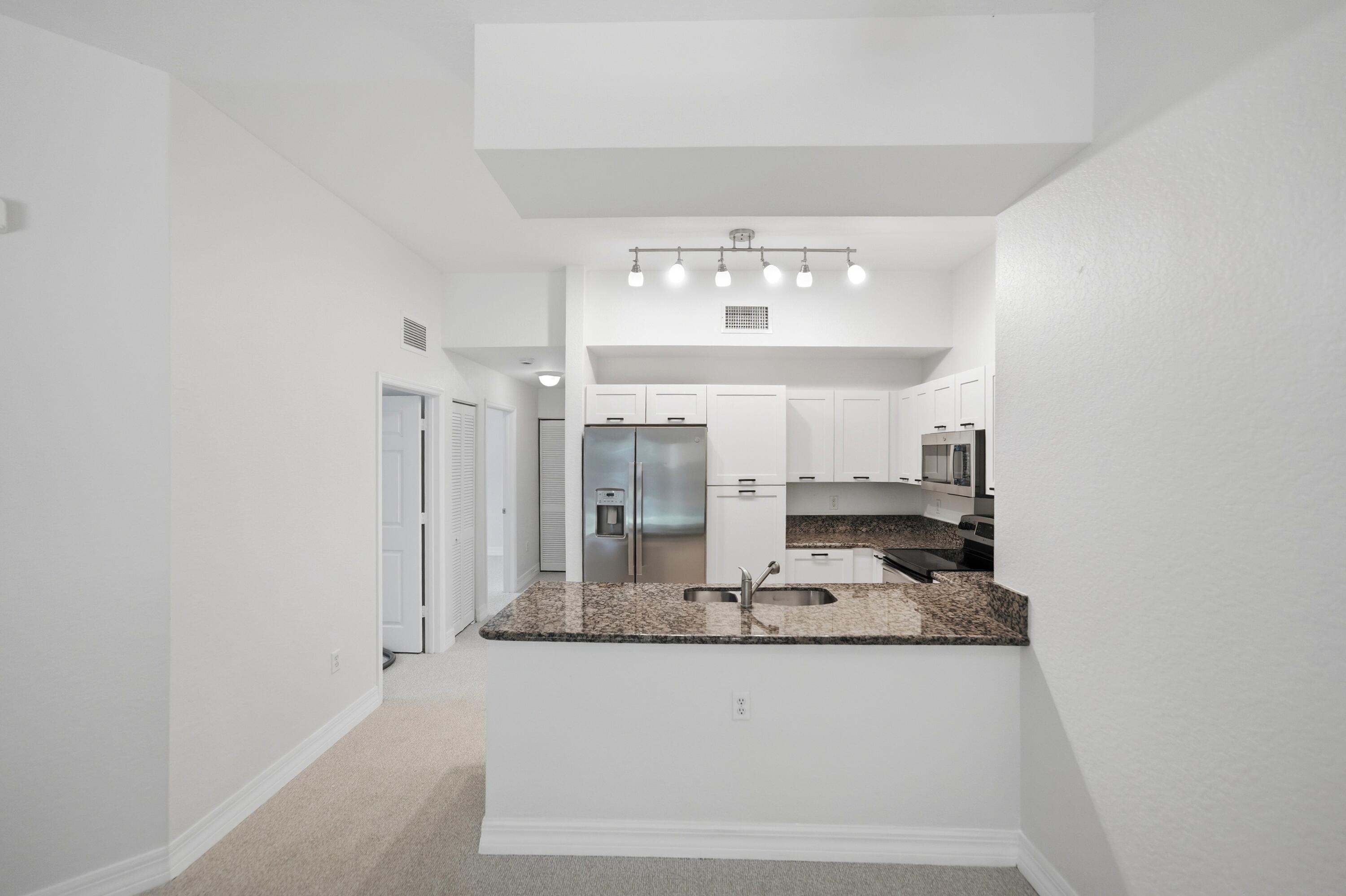 58 Se Palermo Court 104 Property Photo 8