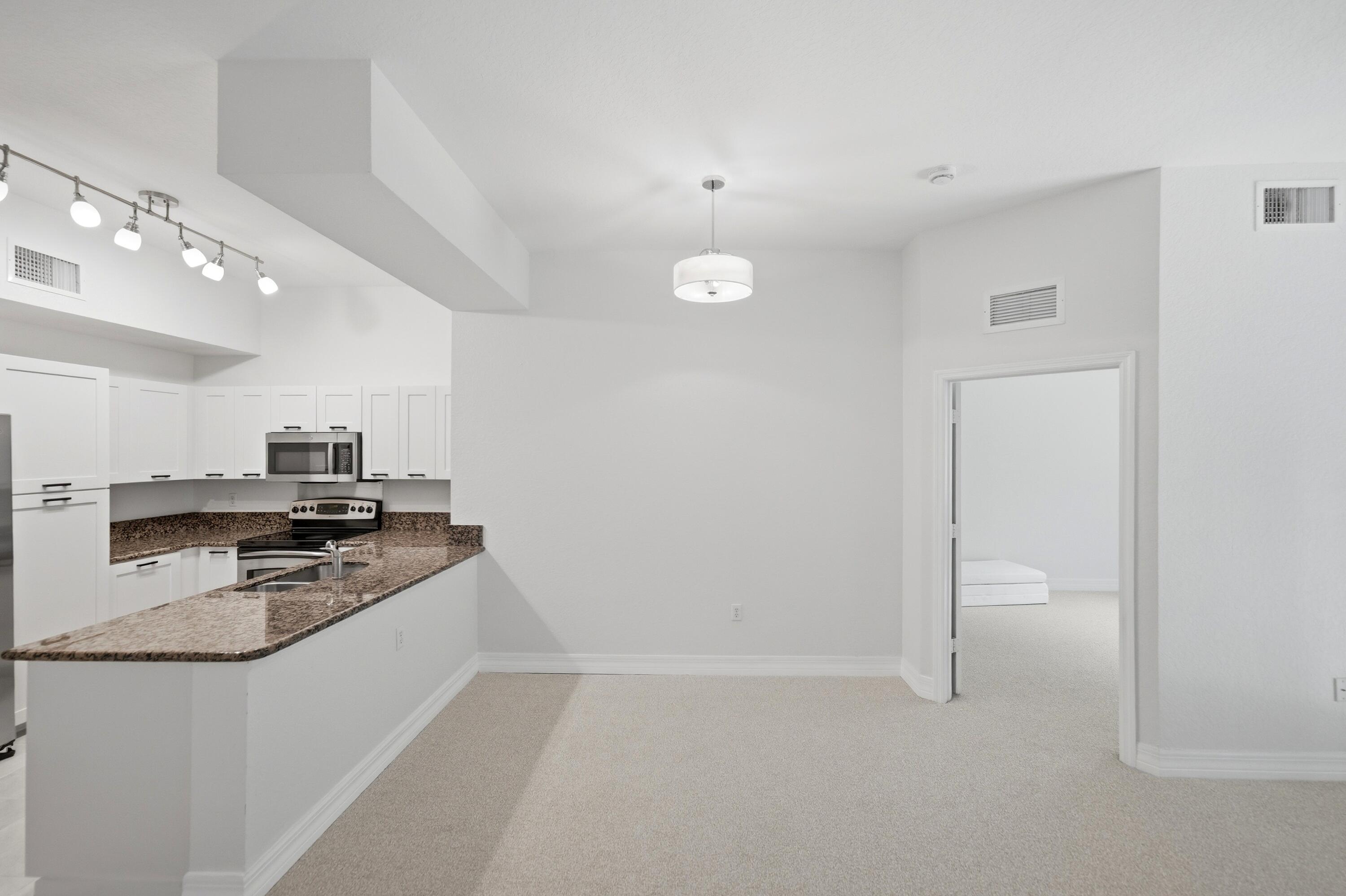 58 Se Palermo Court 104 Property Photo 9