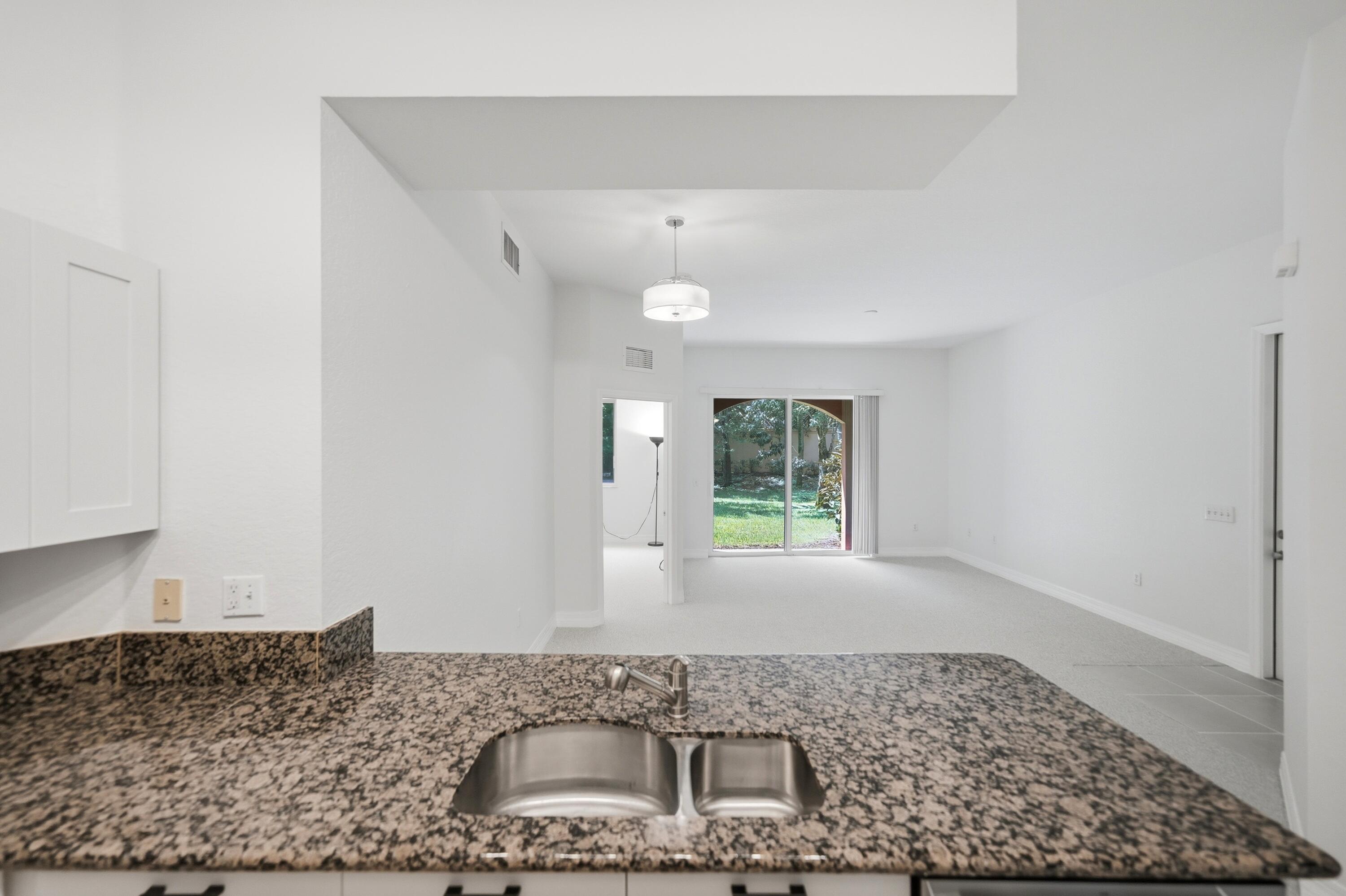 58 Se Palermo Court 104 Property Photo 10
