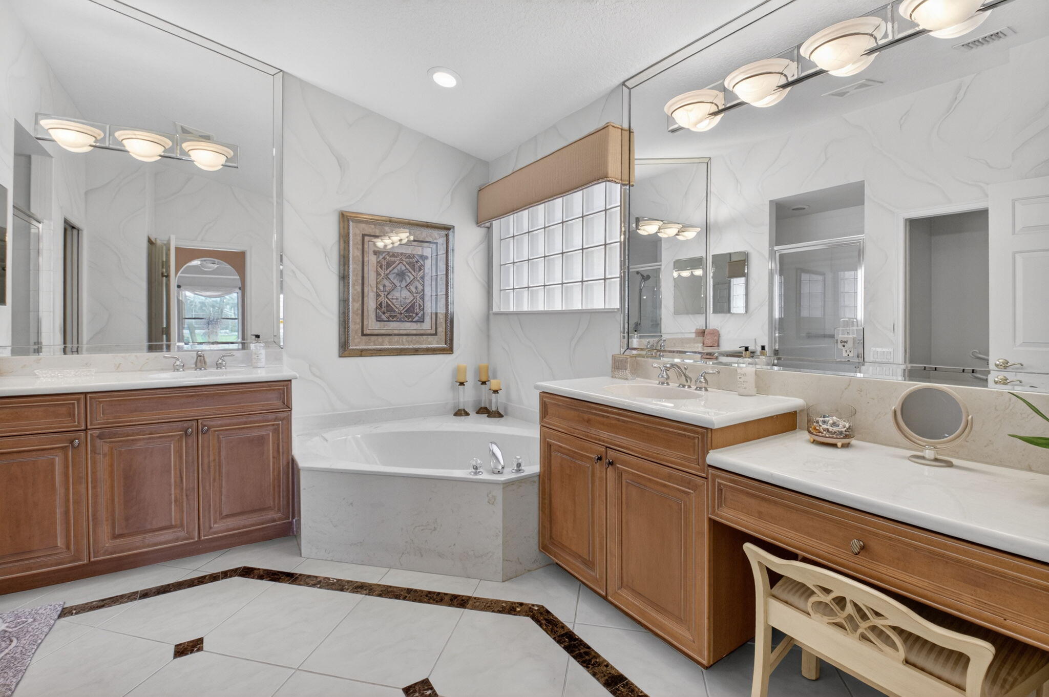 5256 Glenville Drive Property Photo 33