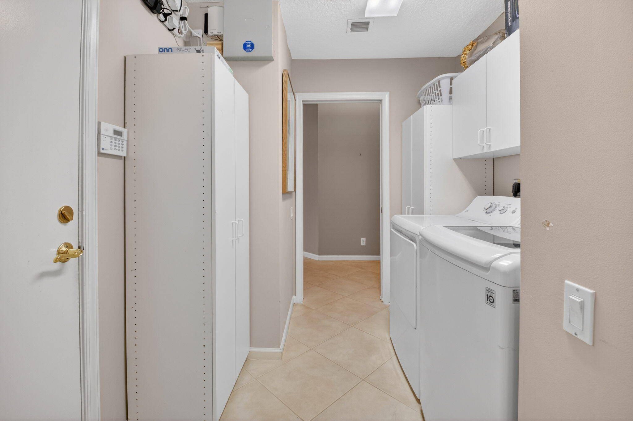 5256 Glenville Drive Property Photo 41
