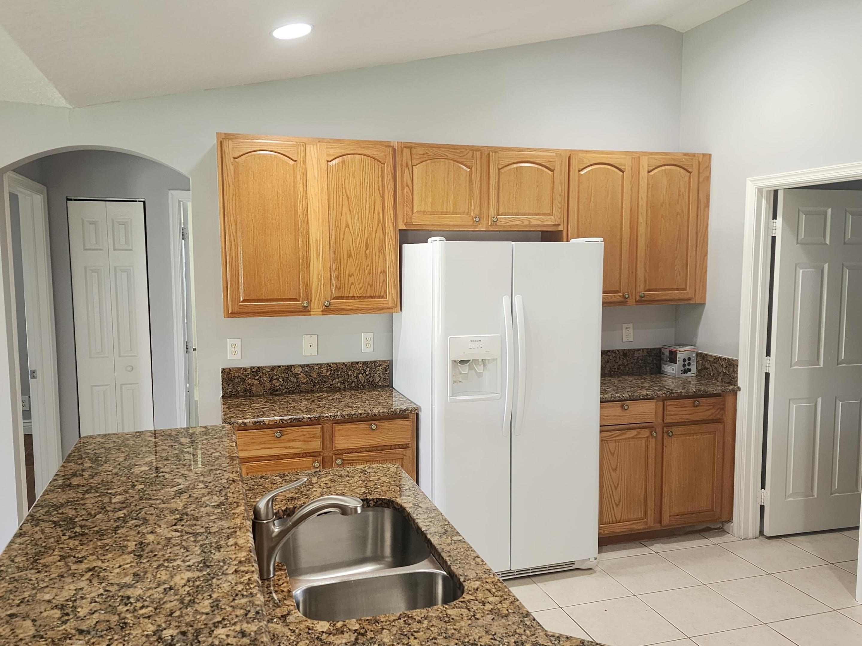 425 Sw Mccomb Avenue Property Photo 7