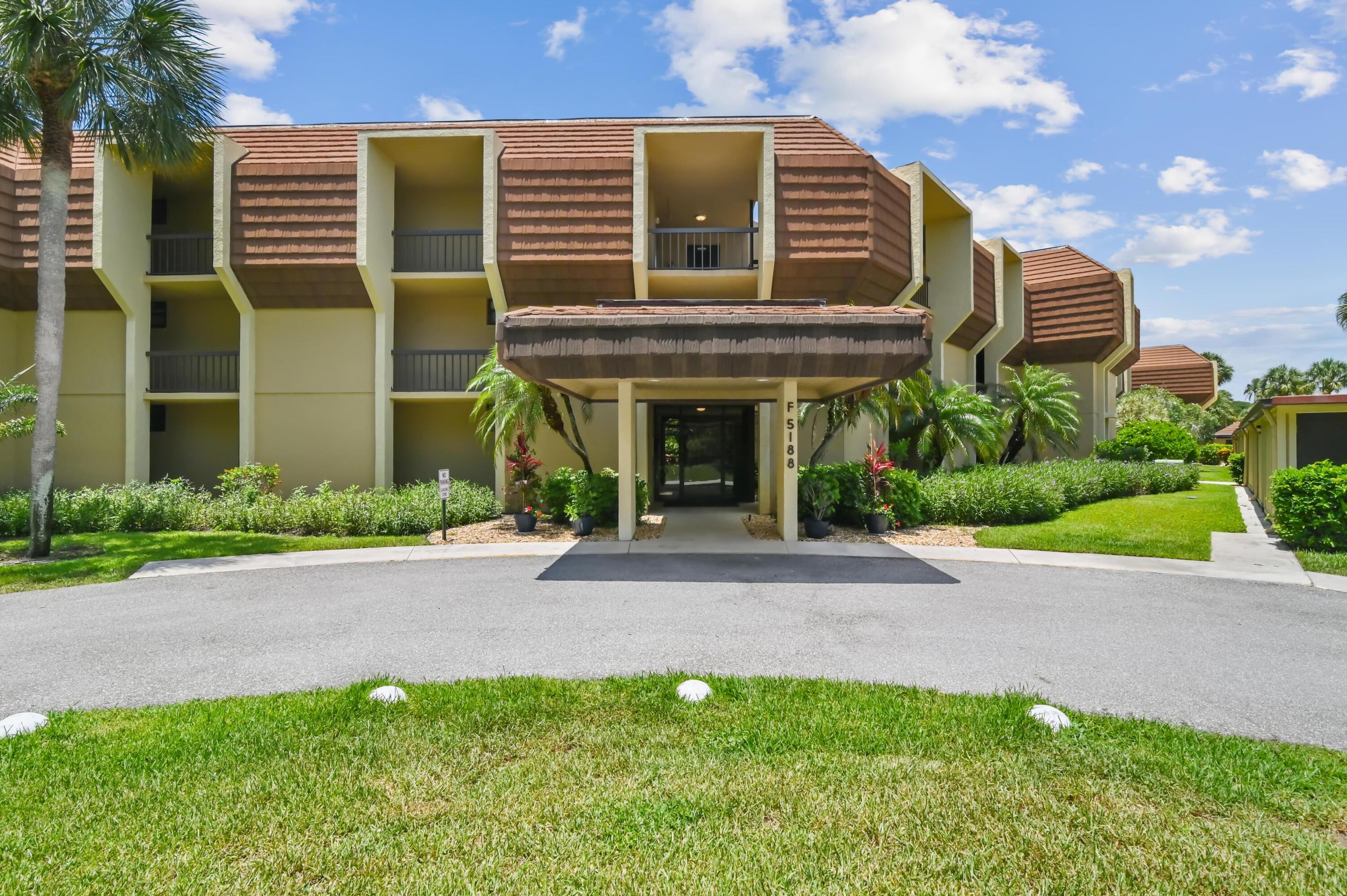 5188 Woodland Lakes Drive 332 Property Photo 2