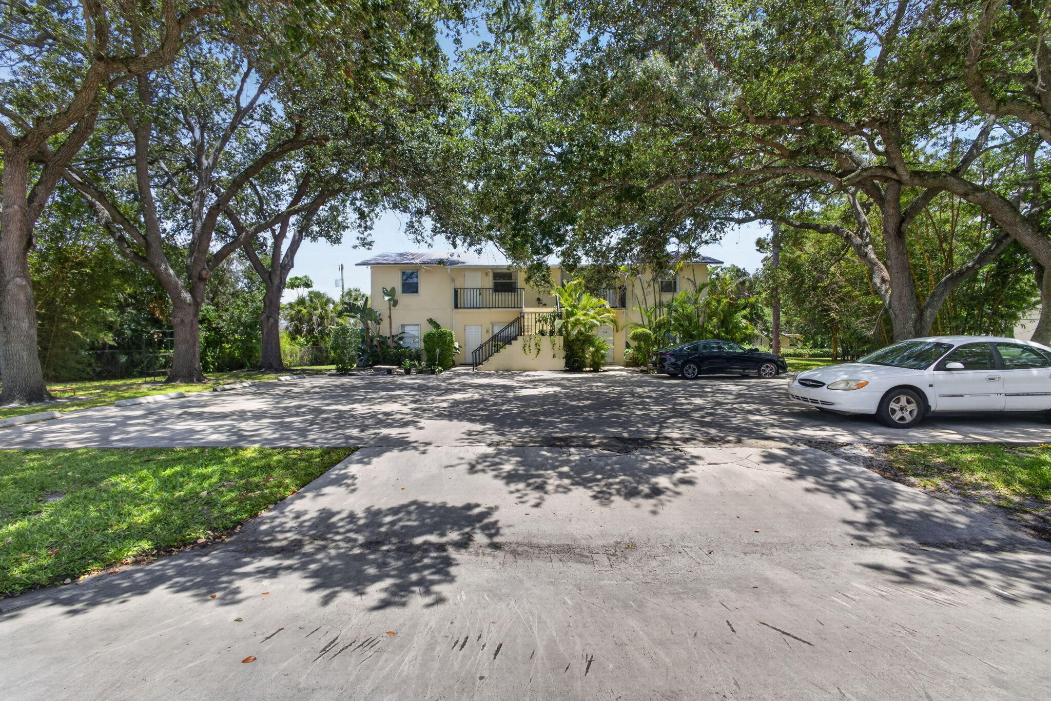 708 Sw Gardens Boulevard Property Photo 1