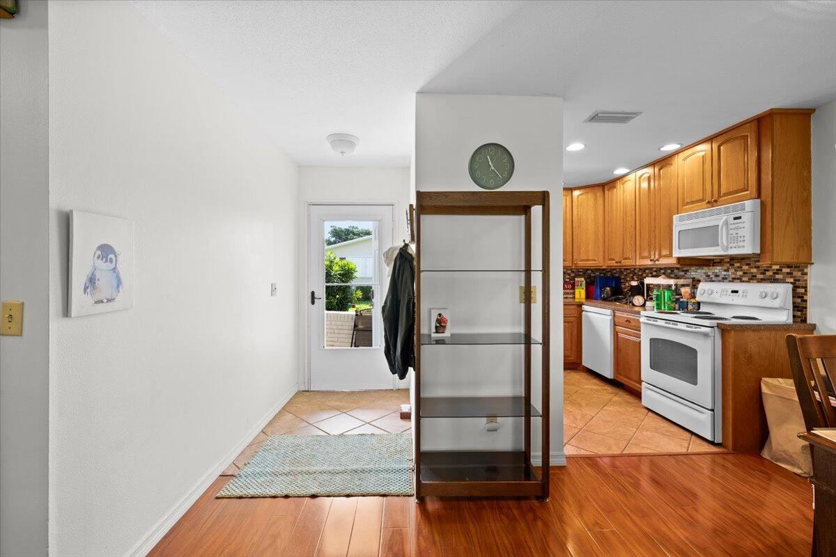 2621 Barkley Drive W A Property Photo 6