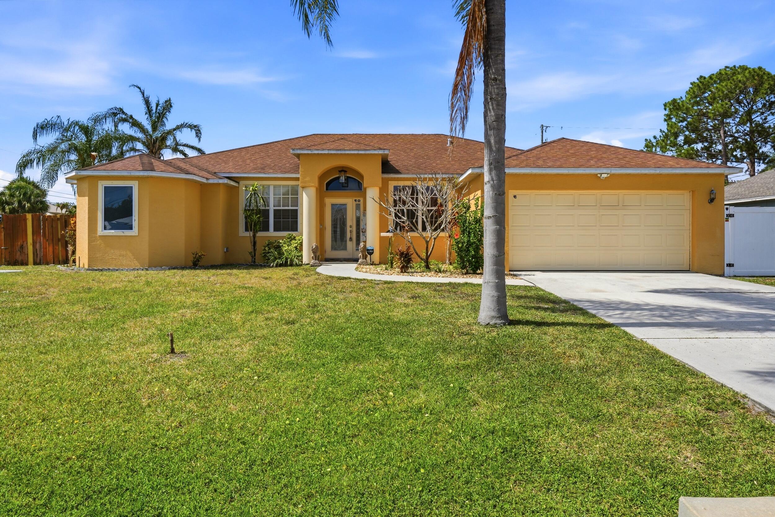 1202 Sw San Esteban Avenue Property Photo 1