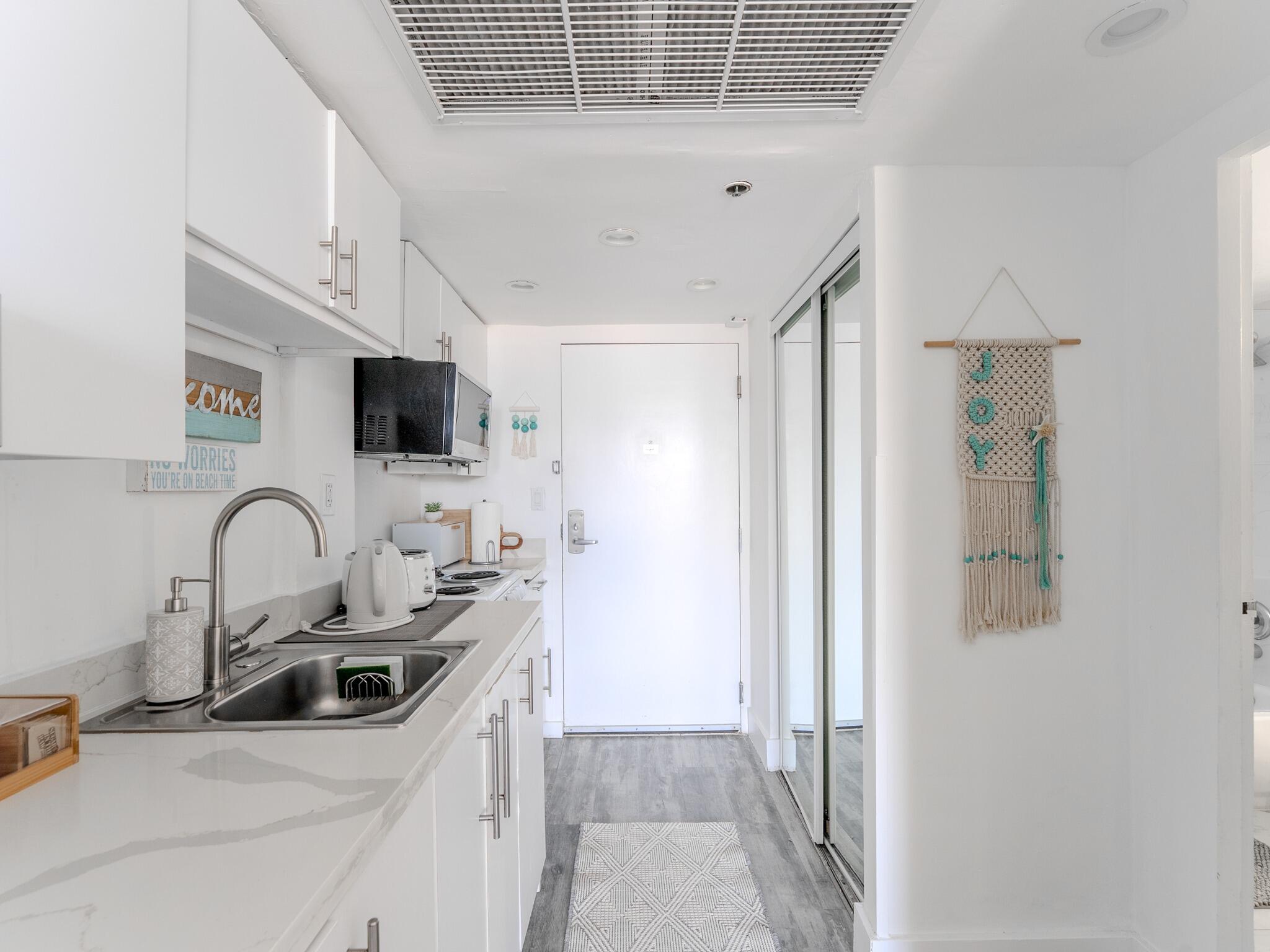 19201 Collins Avenue 1038 Property Photo 10