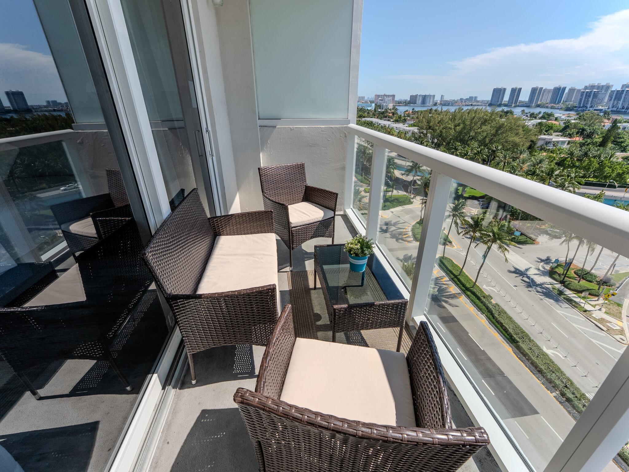 19201 Collins Avenue 1038 Property Photo 17
