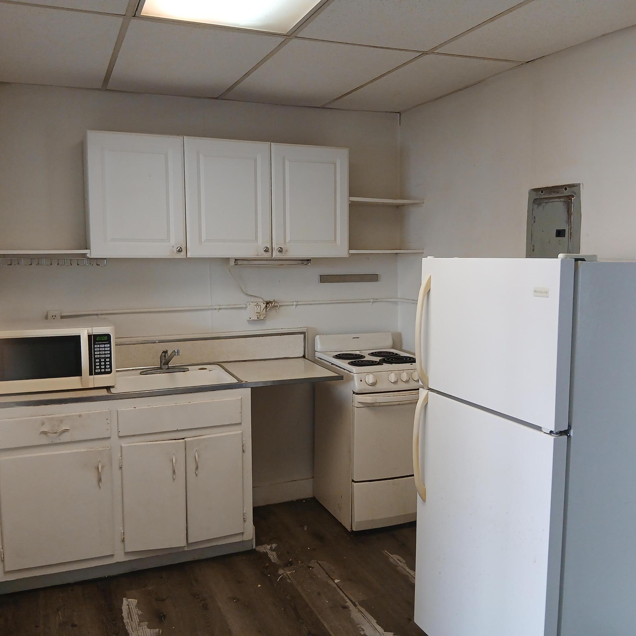 50 N Federal Highway 4 Property Photo 3