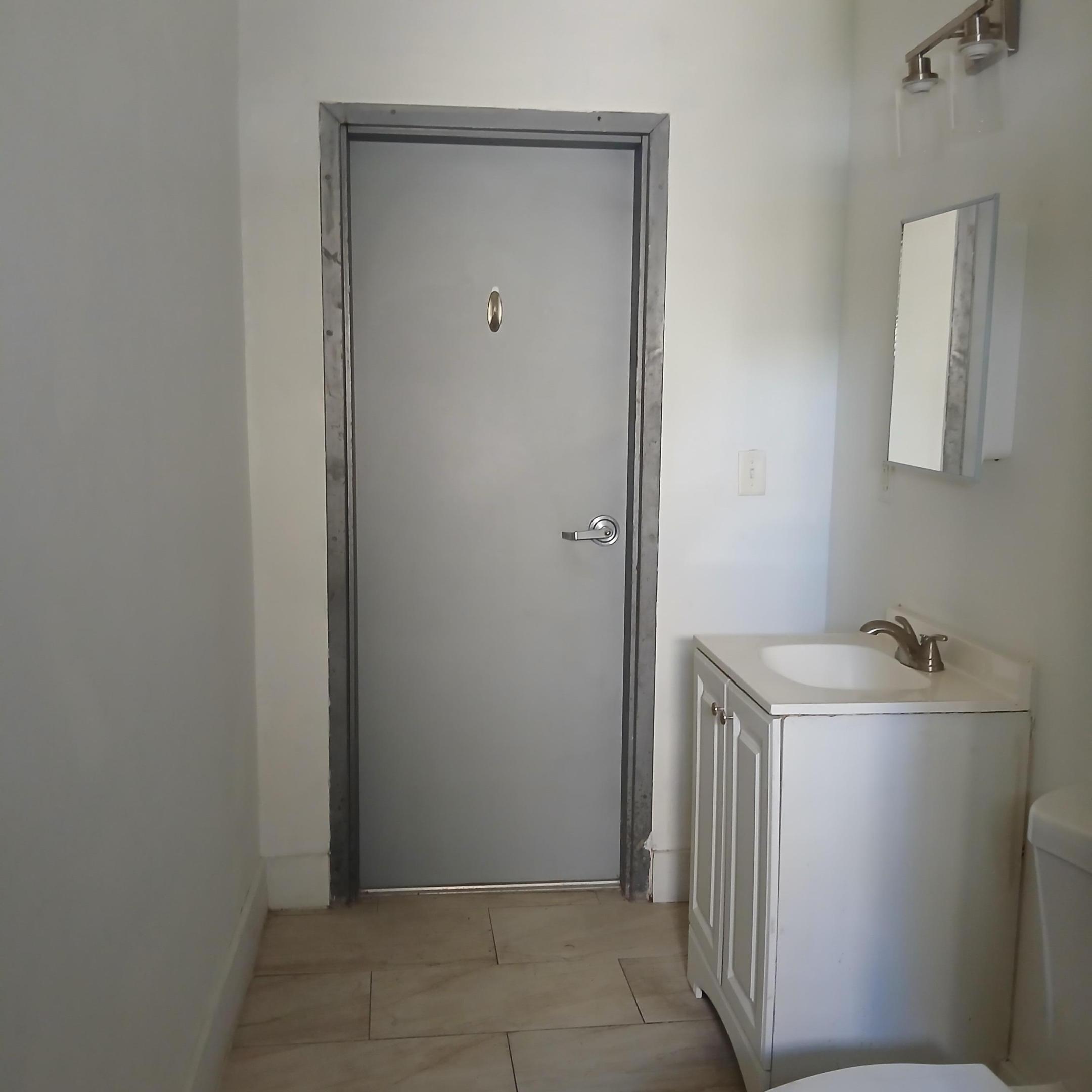 50 N Federal Highway 4 Property Photo 9