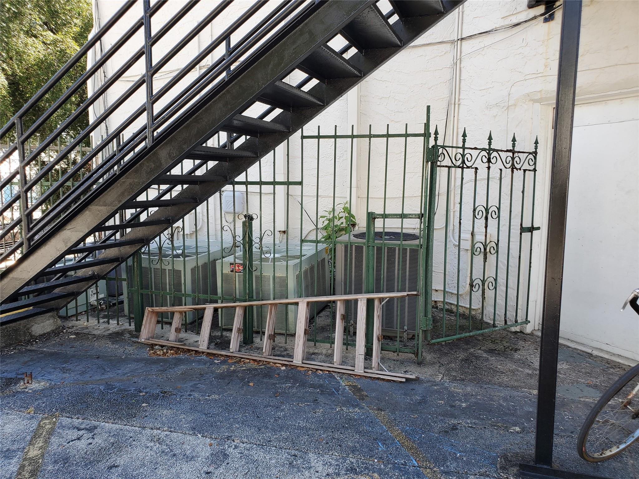 50 N Federal Highway 4 Property Photo 16