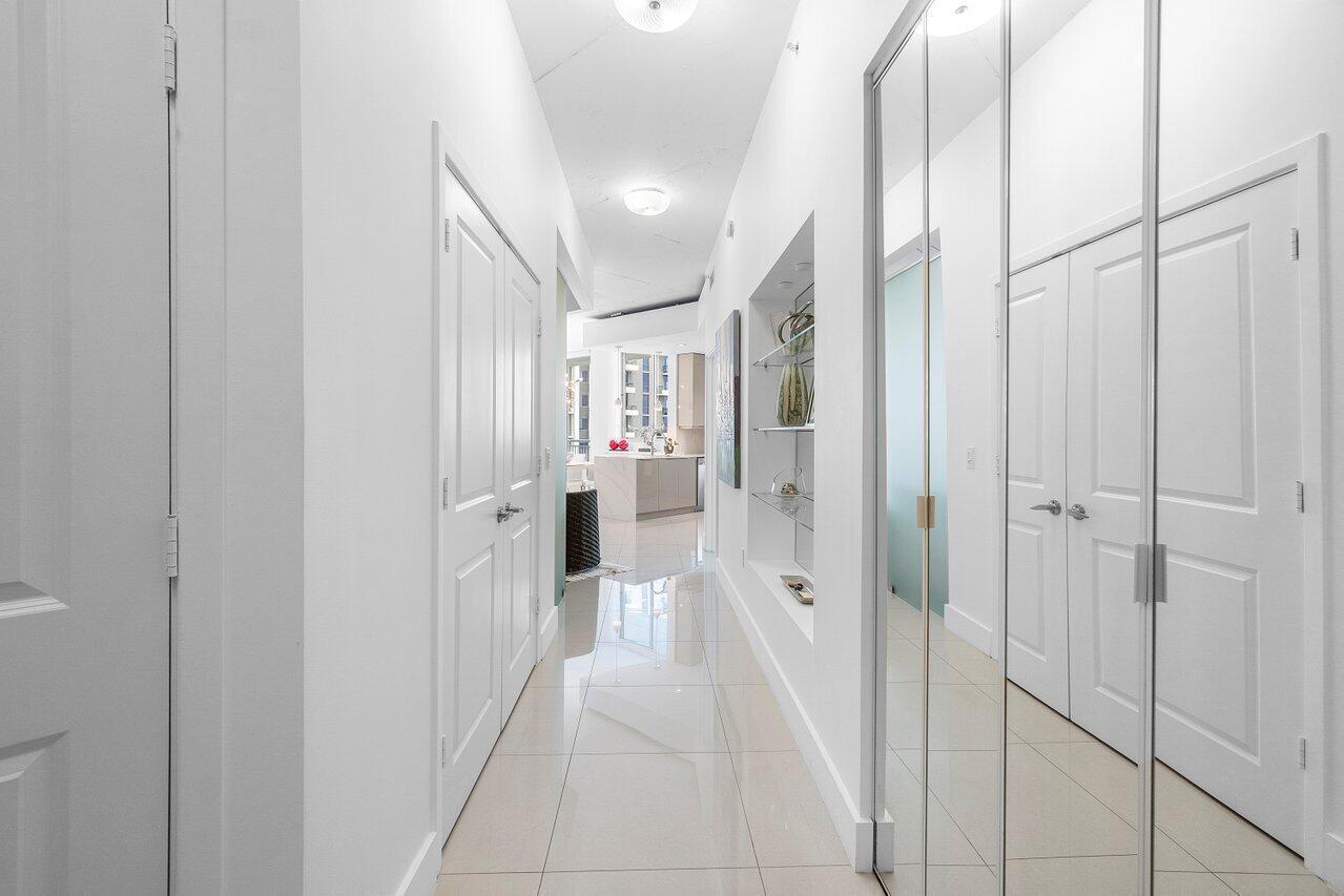 300 S Australian Avenue 1418 Property Photo 4