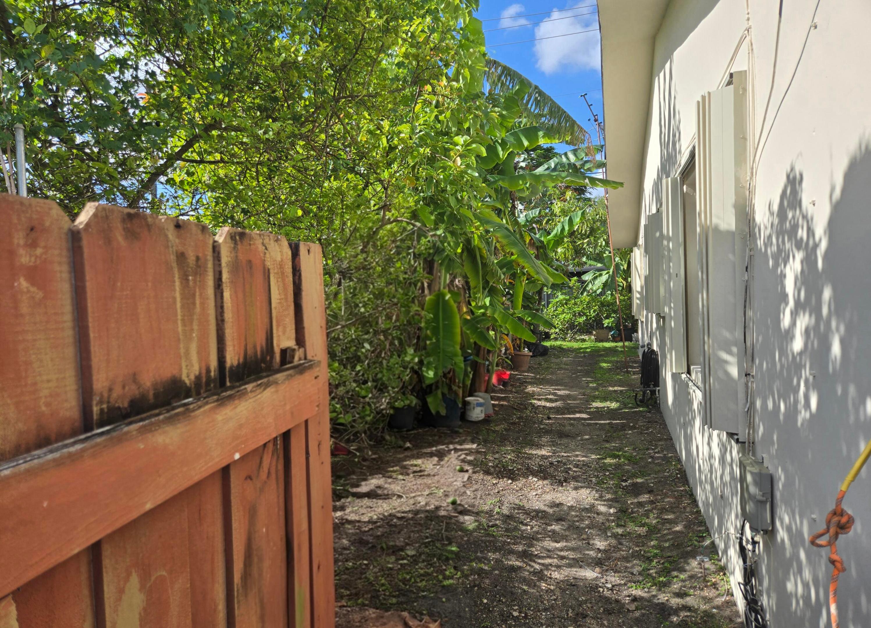 11302 Sw 7th Street Property Photo 9
