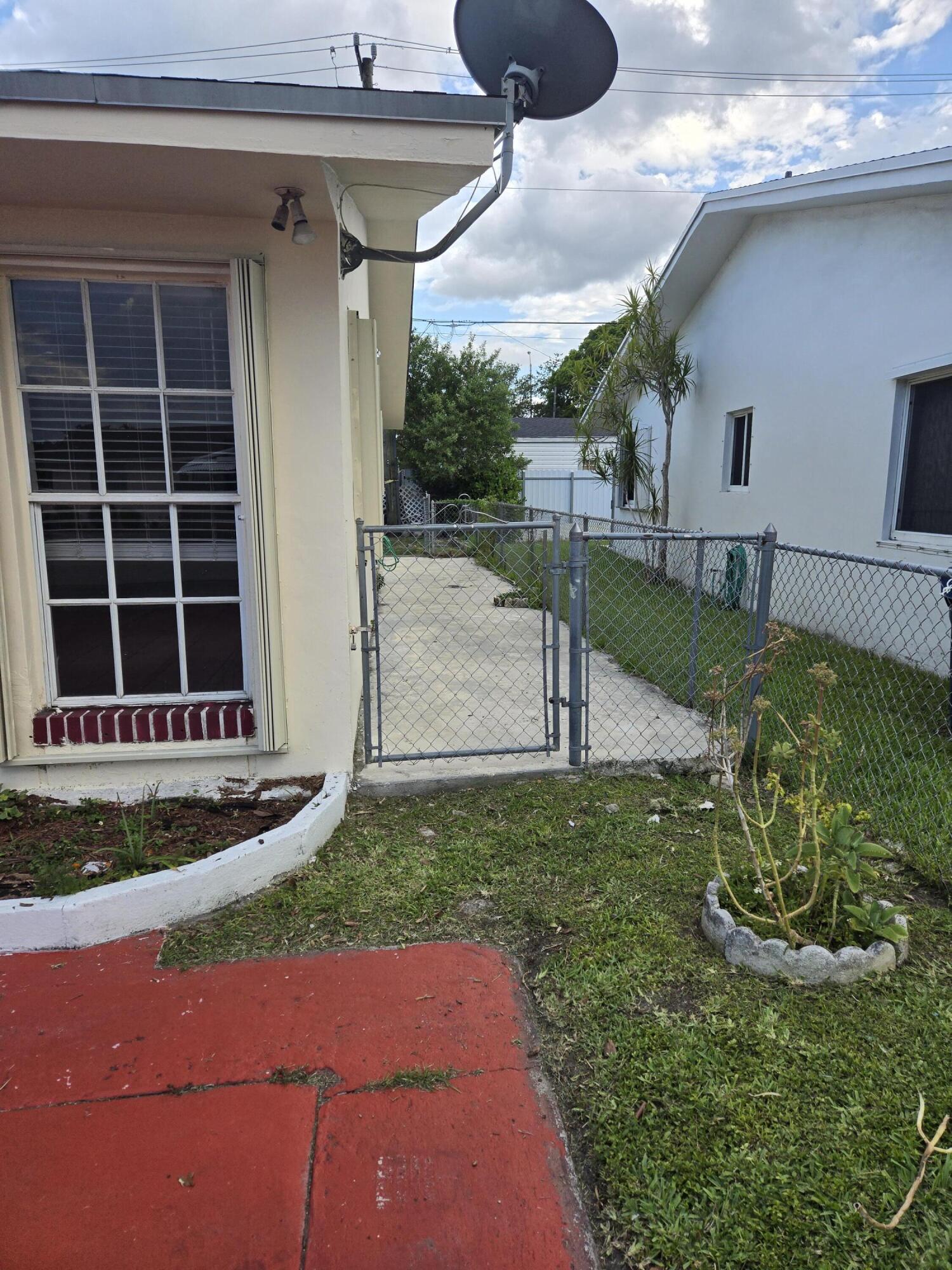 11302 Sw 7th Street Property Photo 12