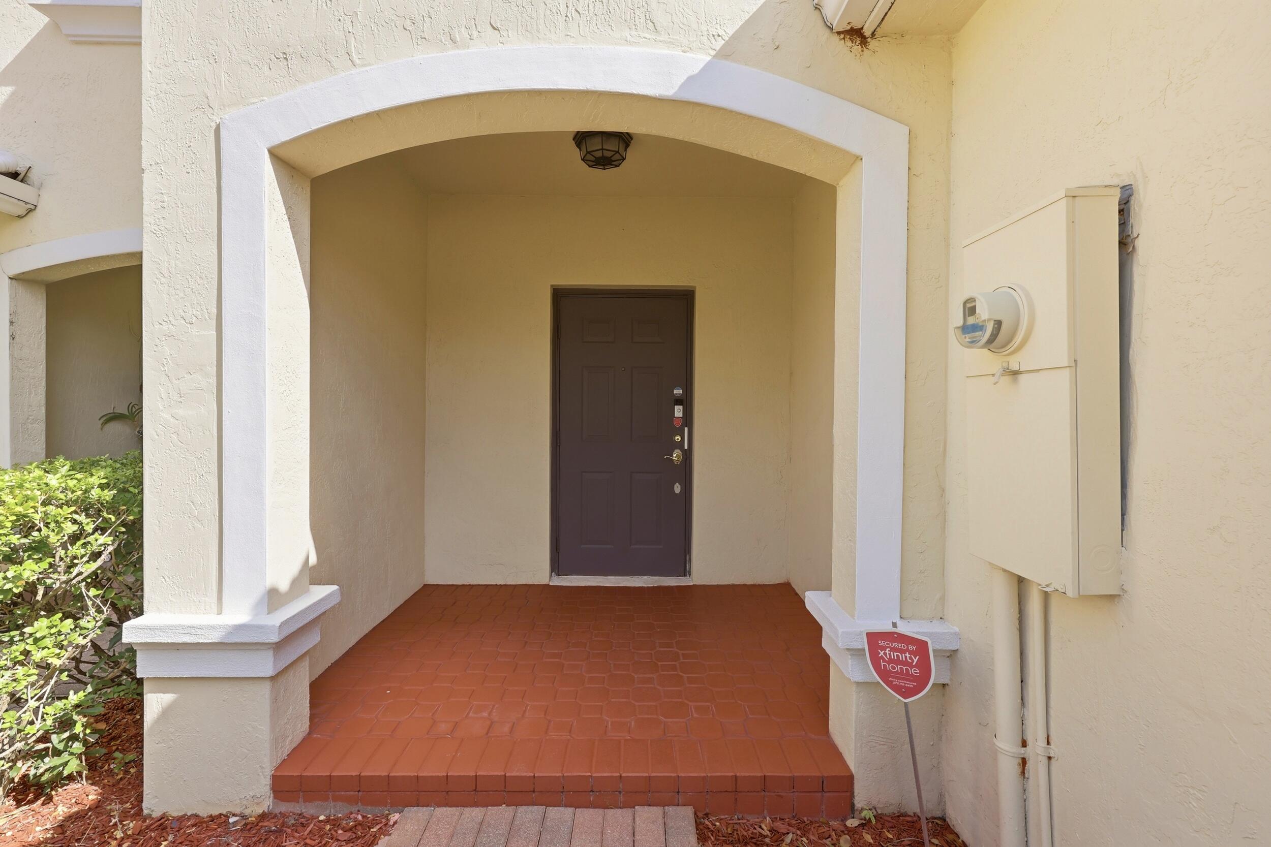 13352 Georgian Court Property Photo 3