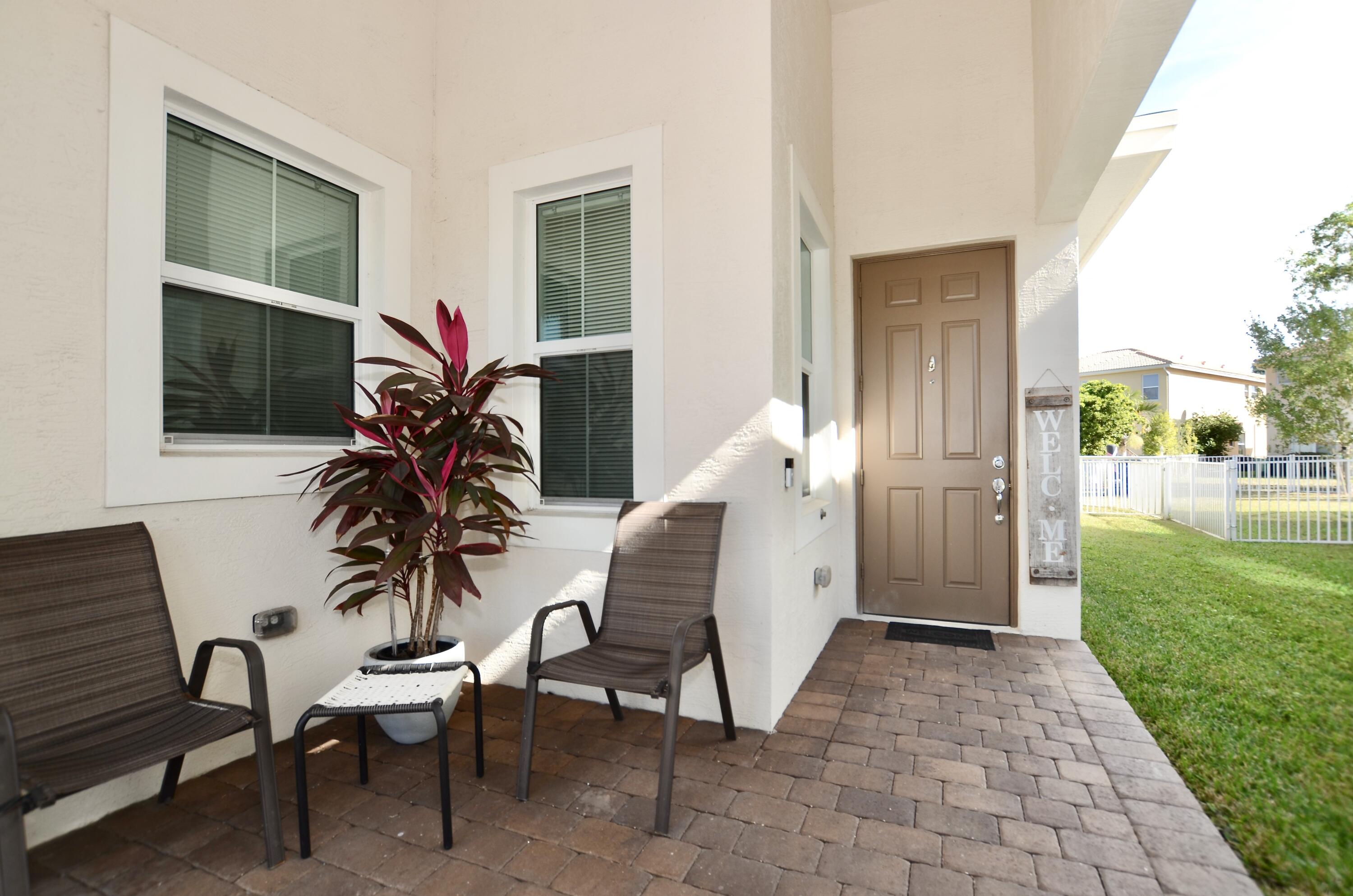 1897 Nw Cataluna Circle Property Photo 4