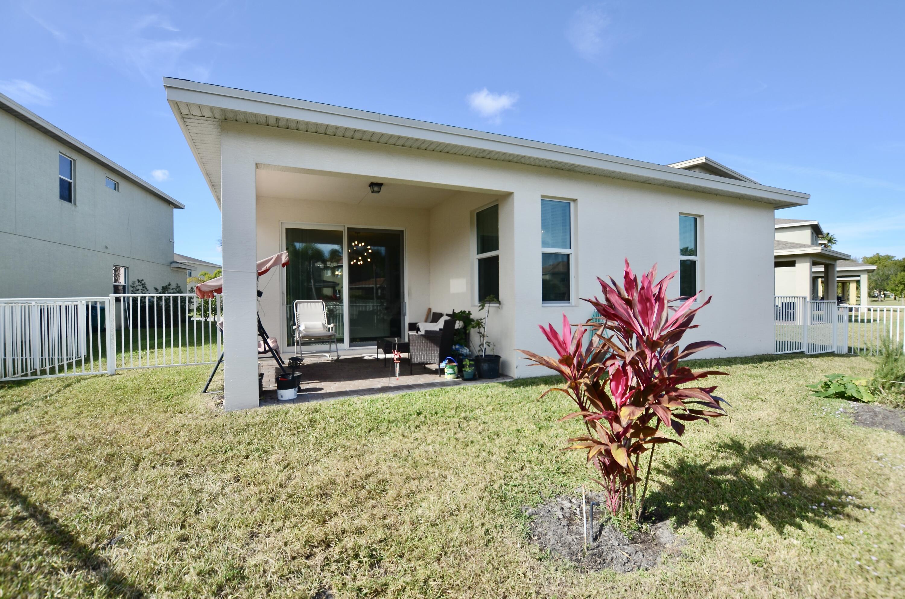 1897 Nw Cataluna Circle Property Photo 25