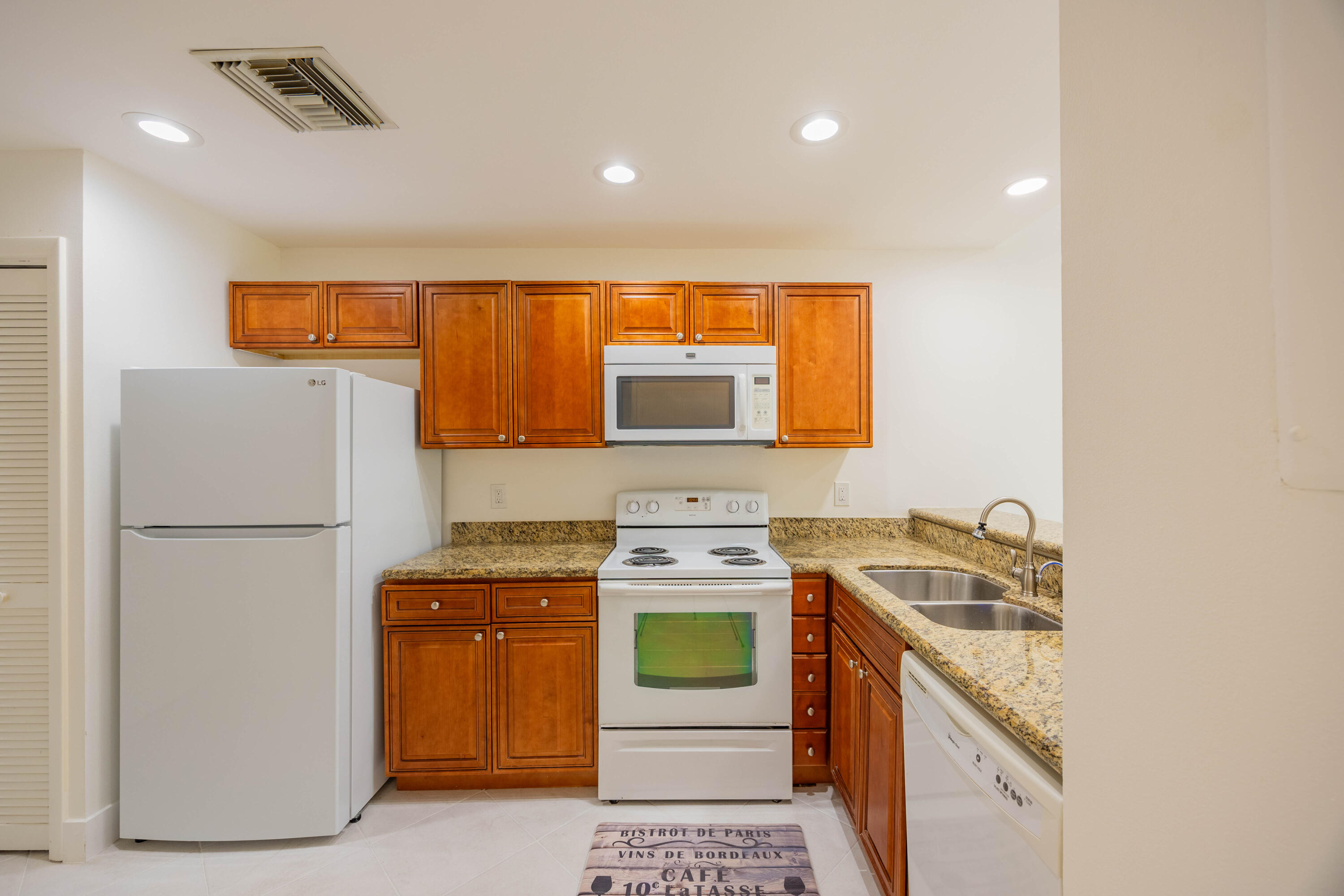 7520 La Paz Boulevard A104 Property Photo 13