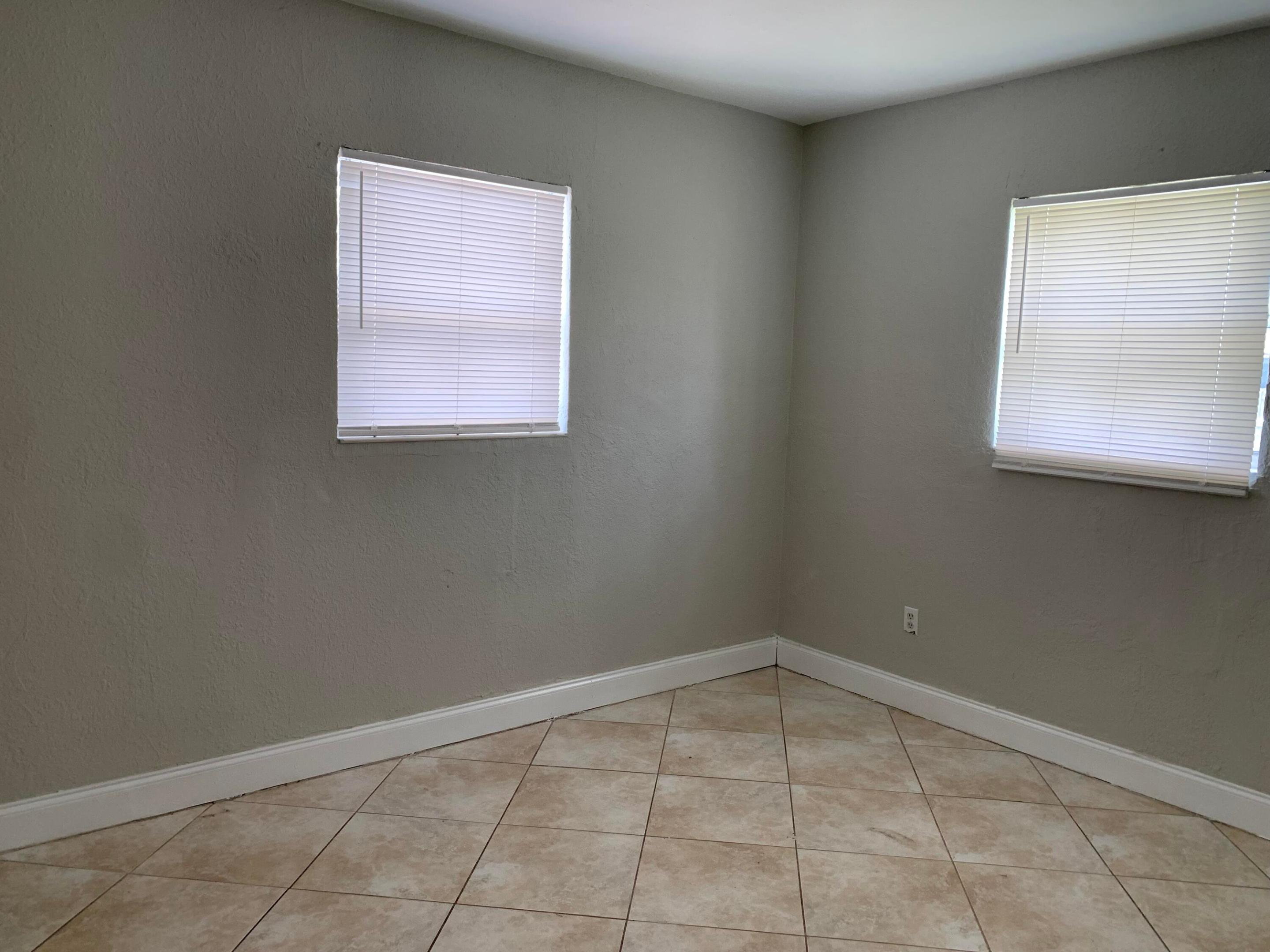 240 Nw 38th Avenue Property Photo 31