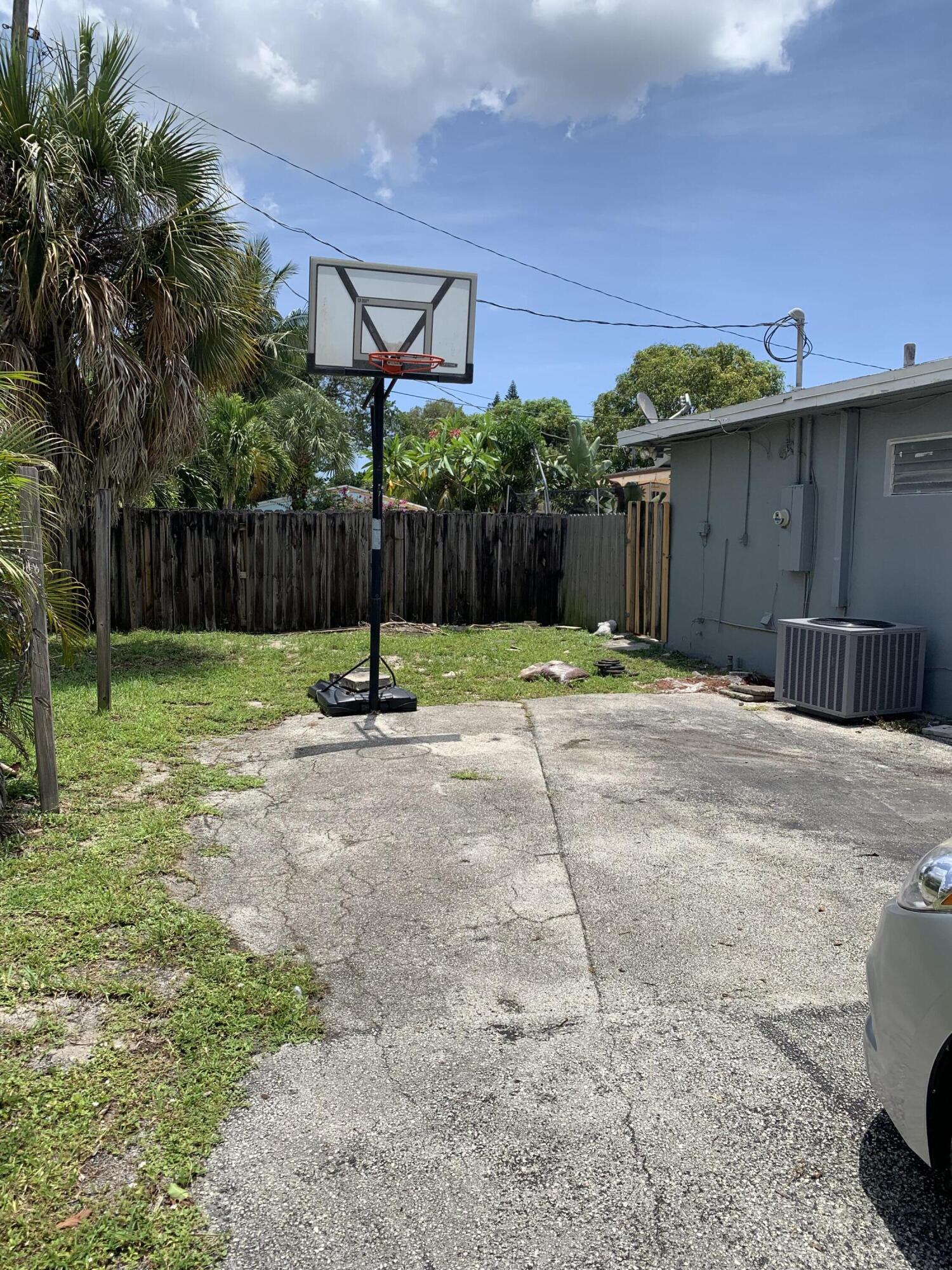 240 Nw 38th Avenue Property Photo 52