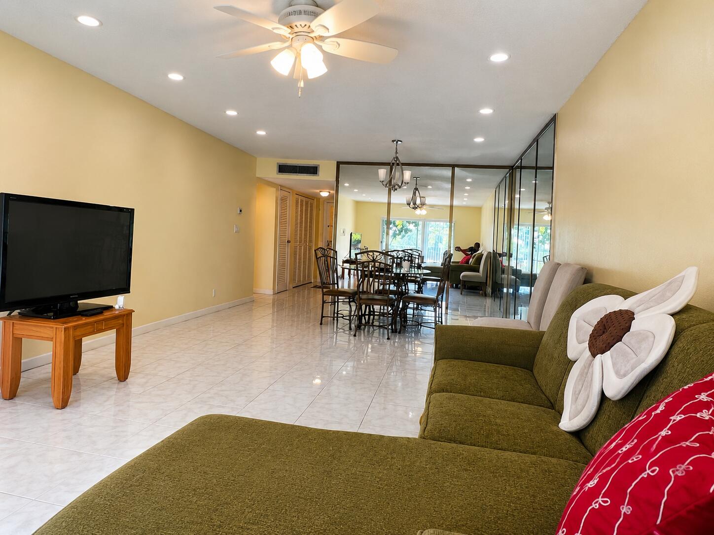 6101 N Falls Cir Drive 310 Property Photo 1