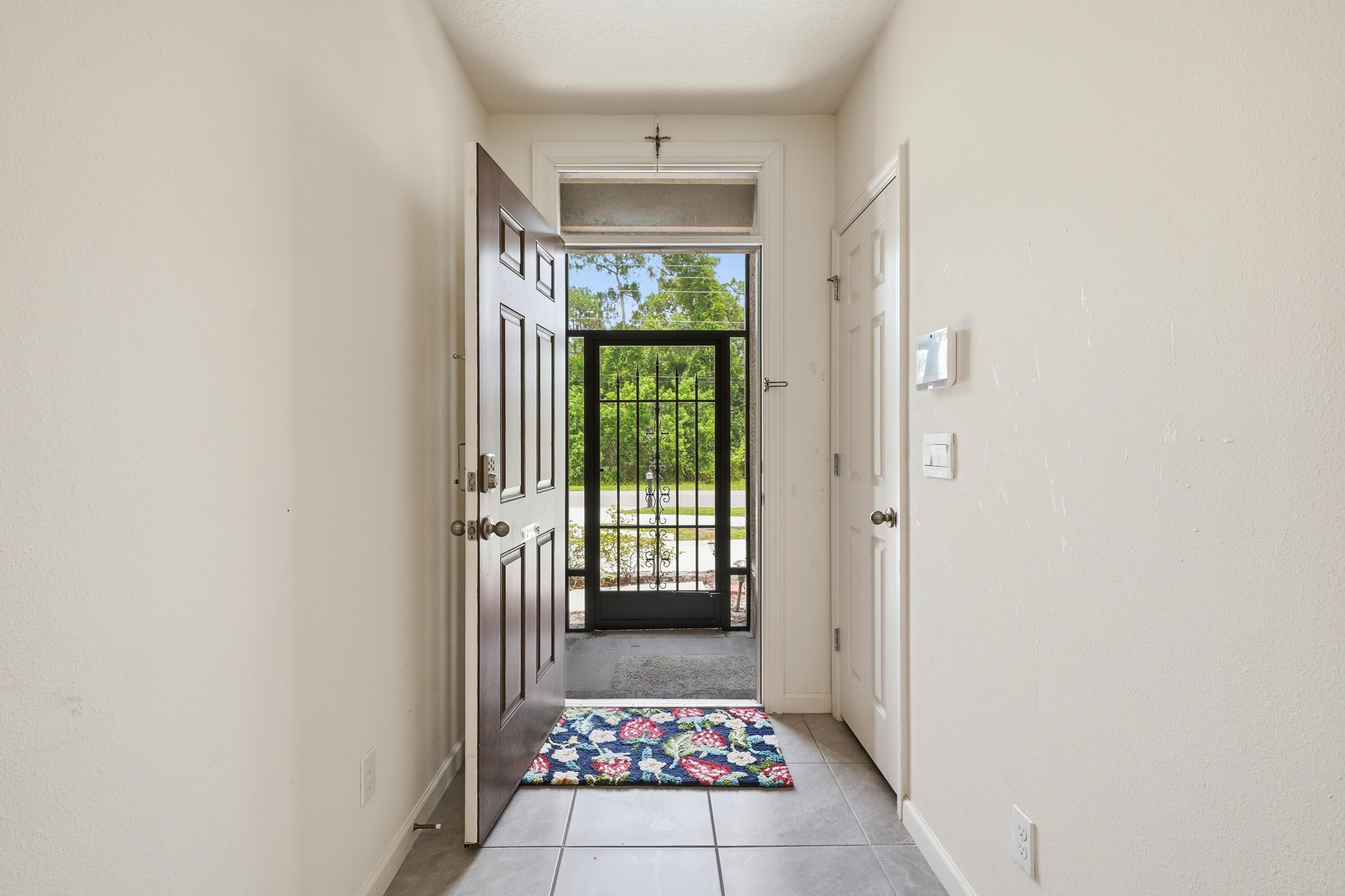 1572 Sw Paar Drive Property Photo 8
