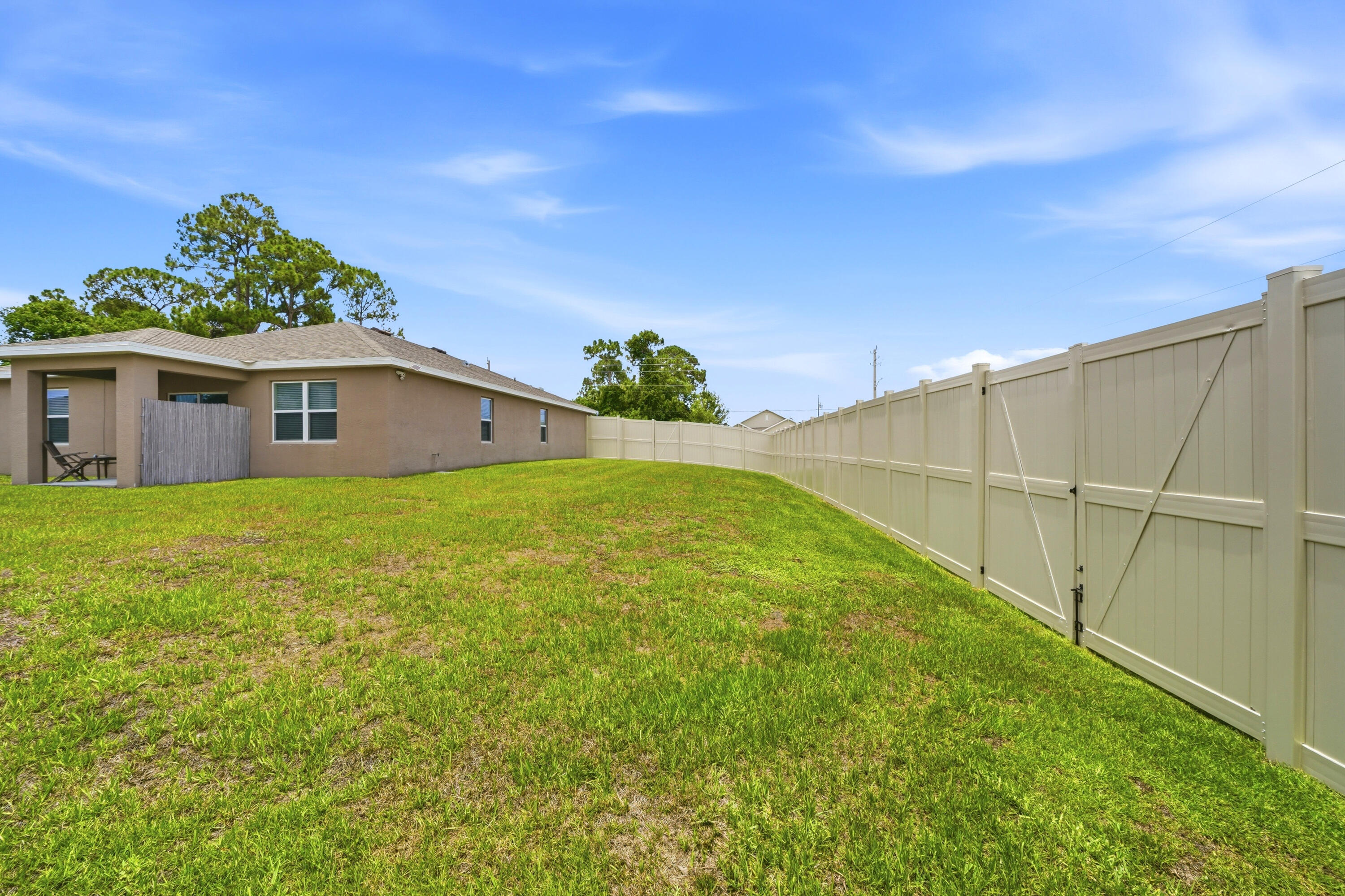 1572 Sw Paar Drive Property Photo 43