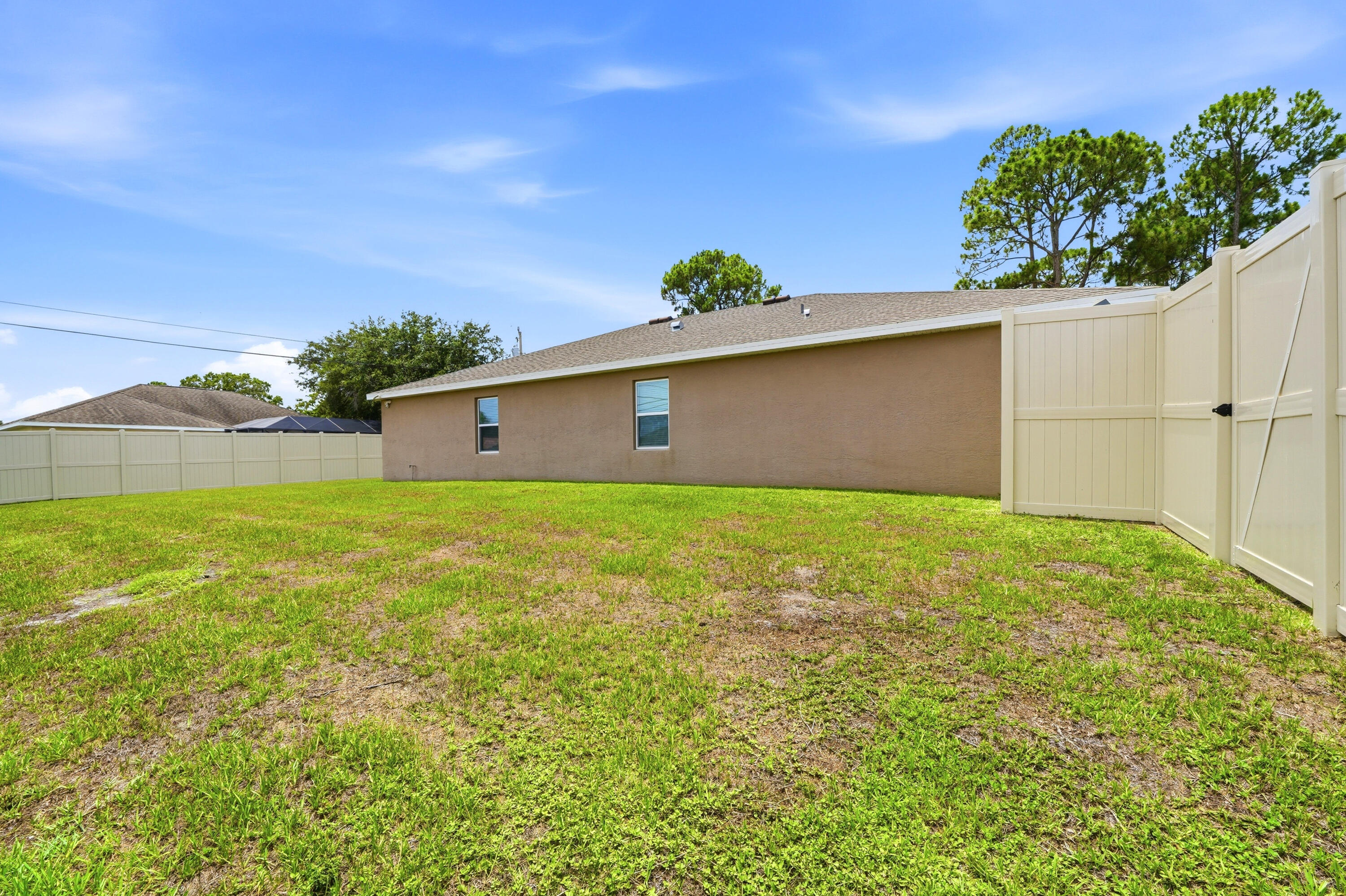 1572 Sw Paar Drive Property Photo 44