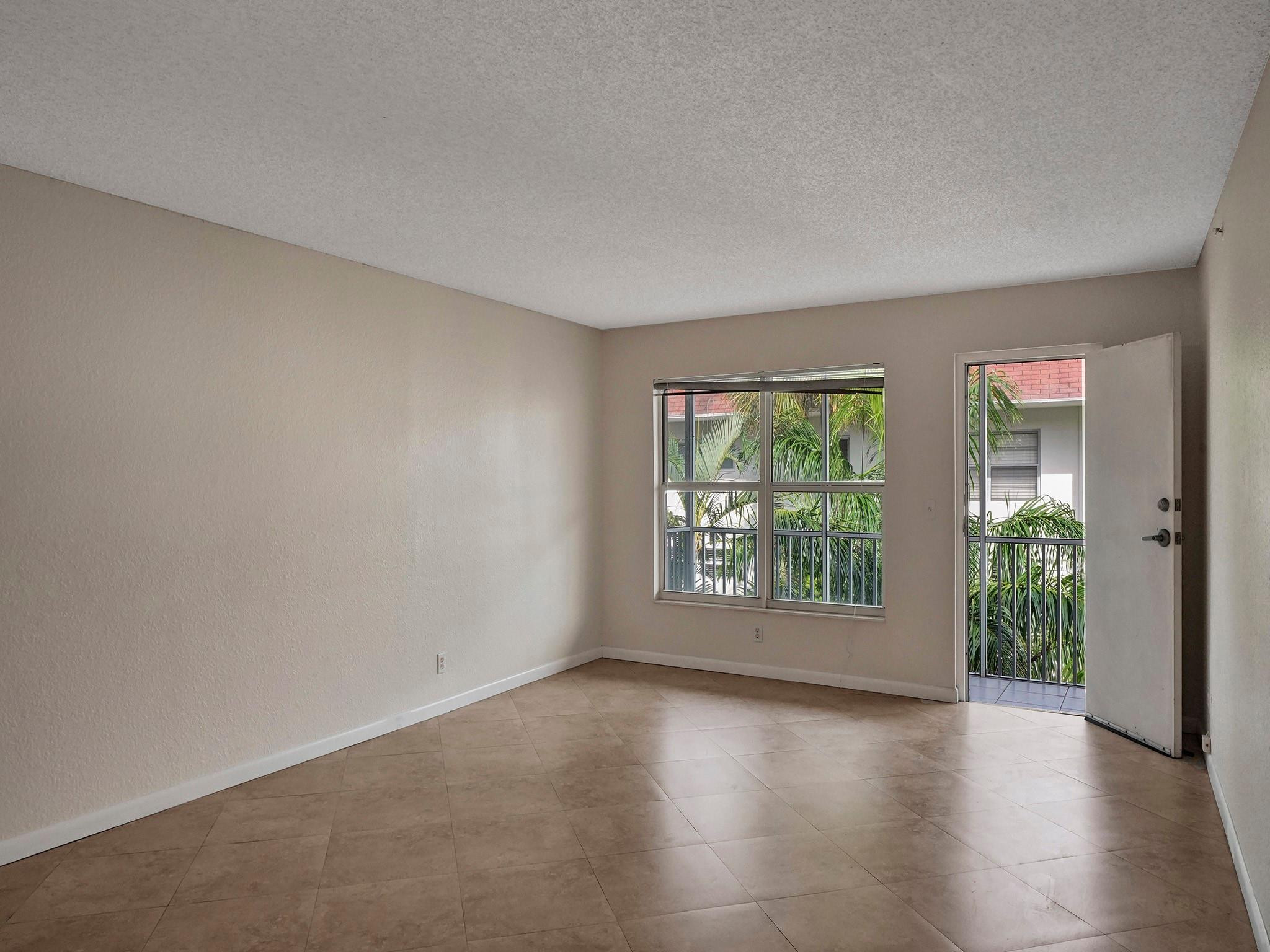 4025 N Federal Highway B311 Property Photo 3