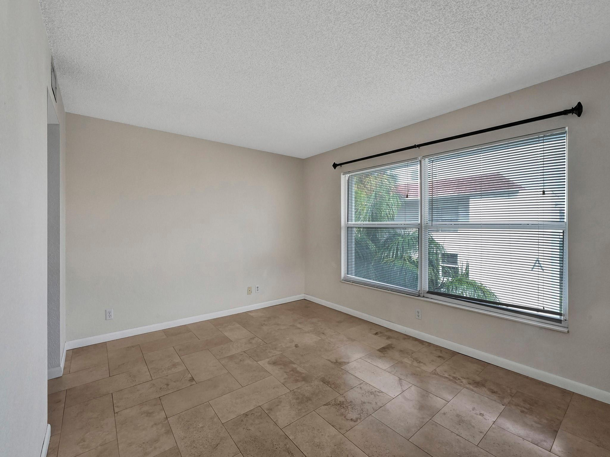 4025 N Federal Highway B311 Property Photo 4
