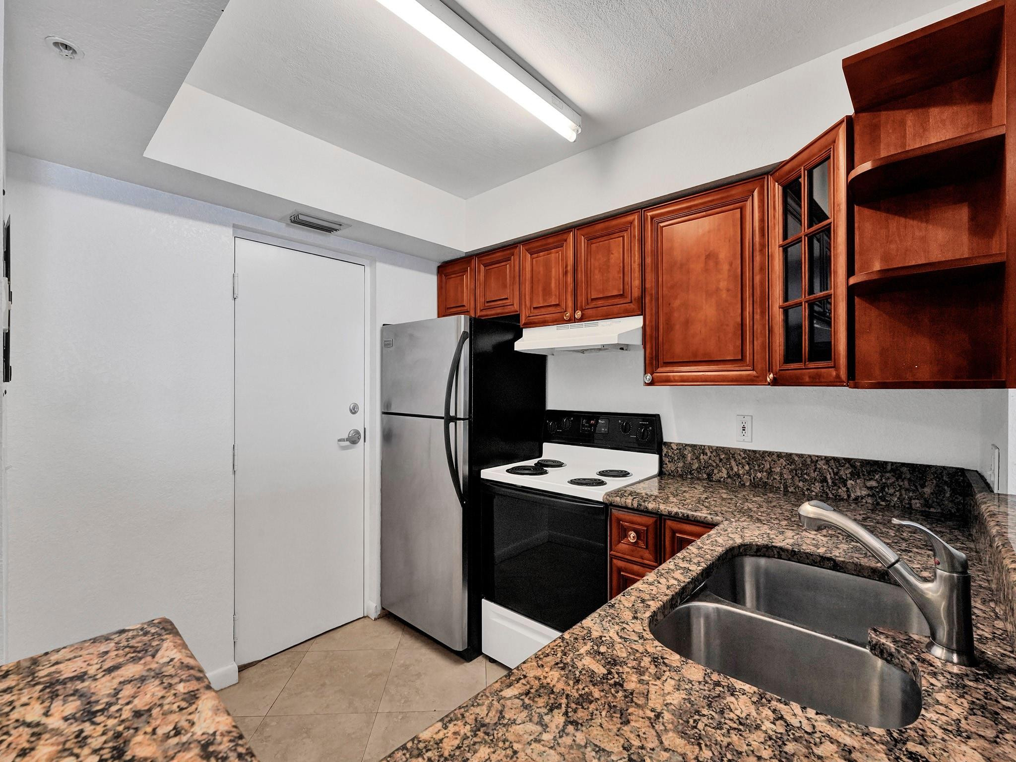 4025 N Federal Highway B311 Property Photo 8