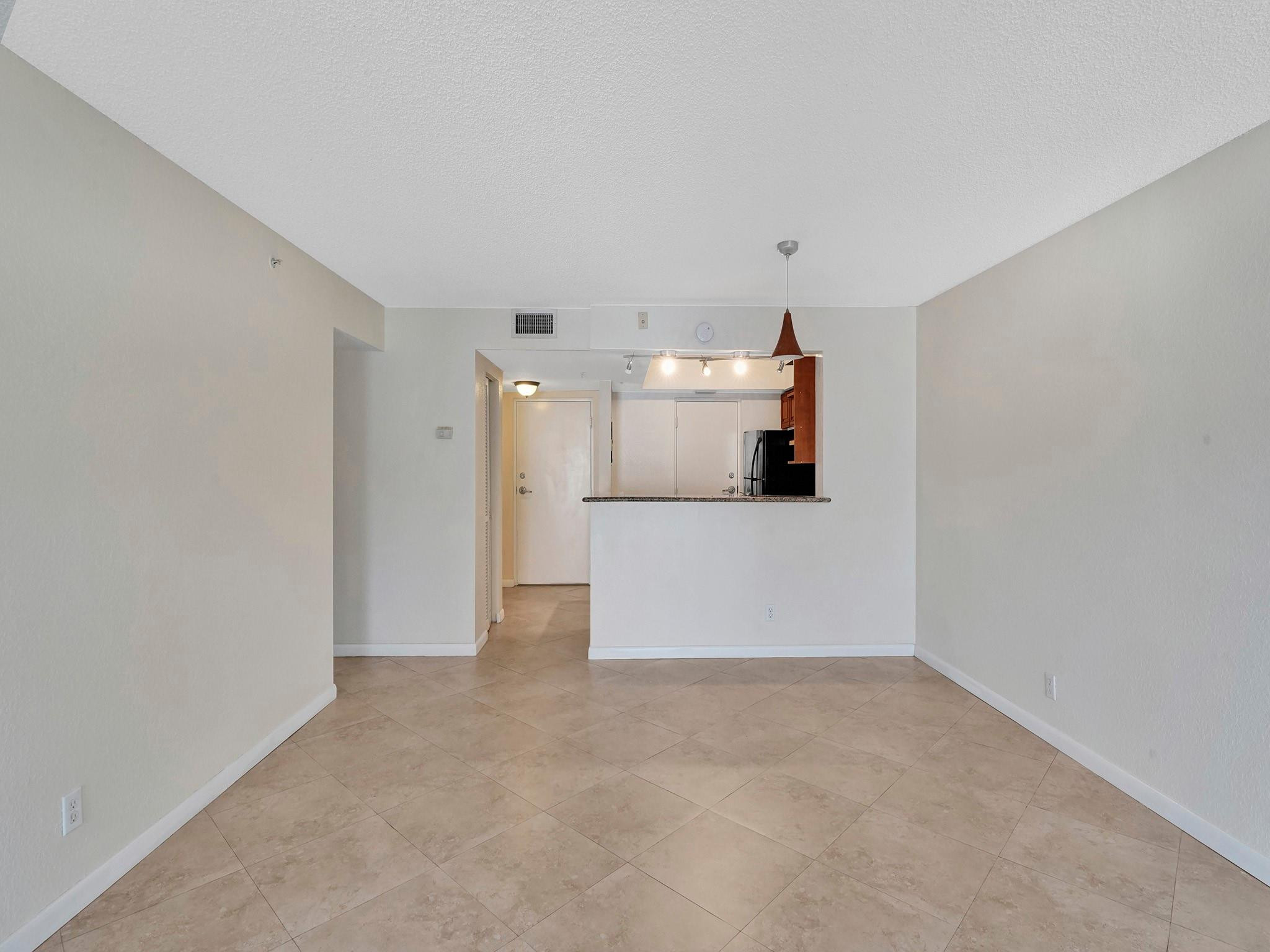 4025 N Federal Highway B311 Property Photo 11