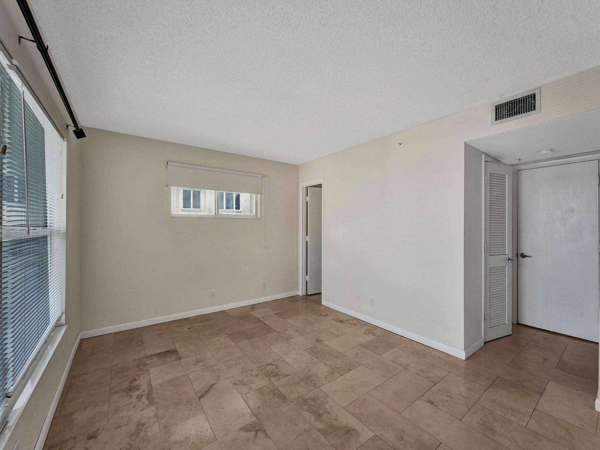 4025 N Federal Highway B311 Property Photo 15