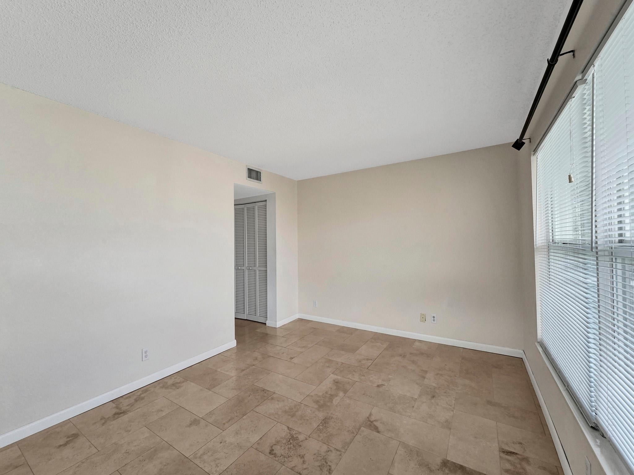 4025 N Federal Highway B311 Property Photo 16