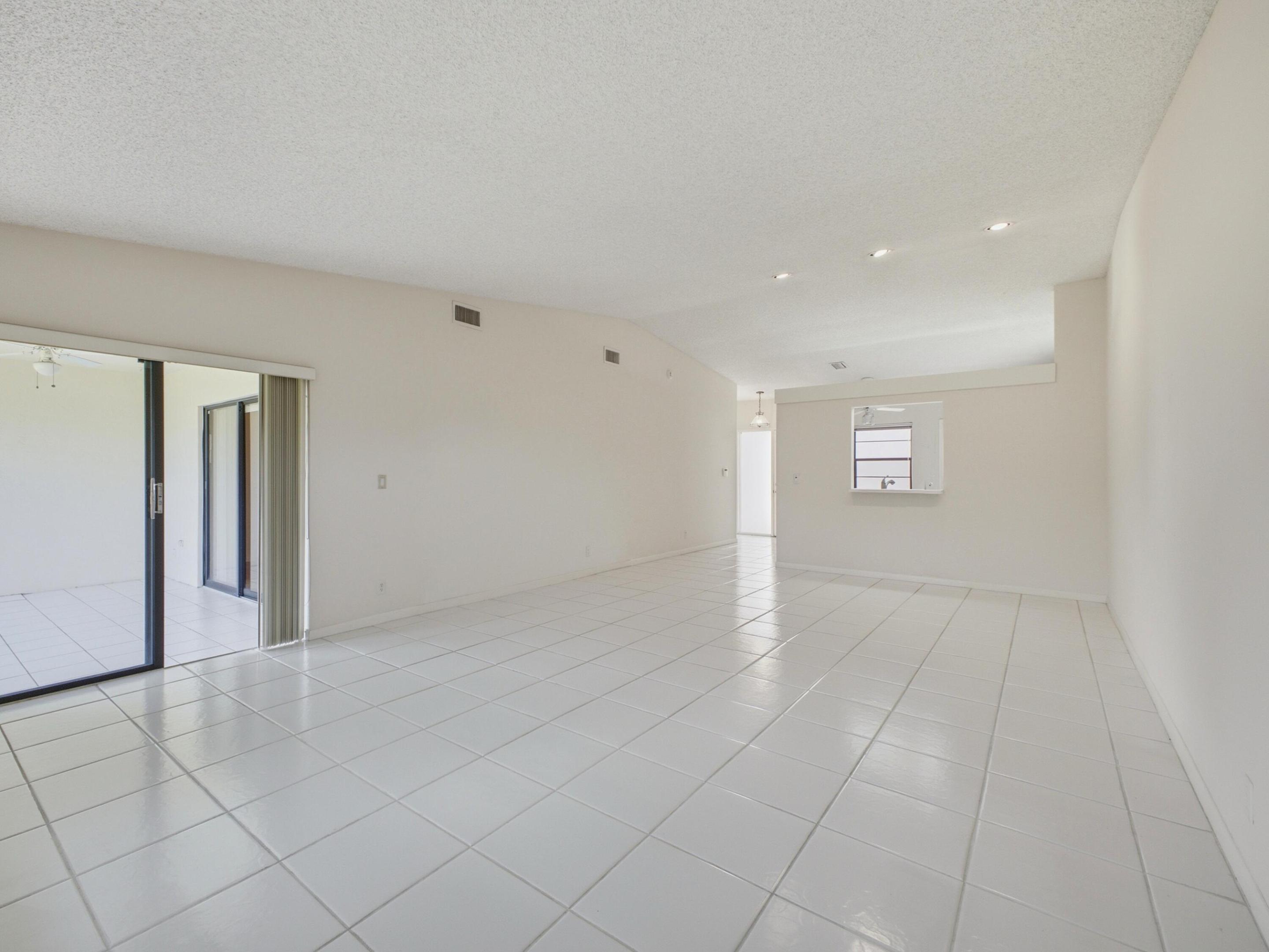 6200 Kings Gate Circle Property Photo 10