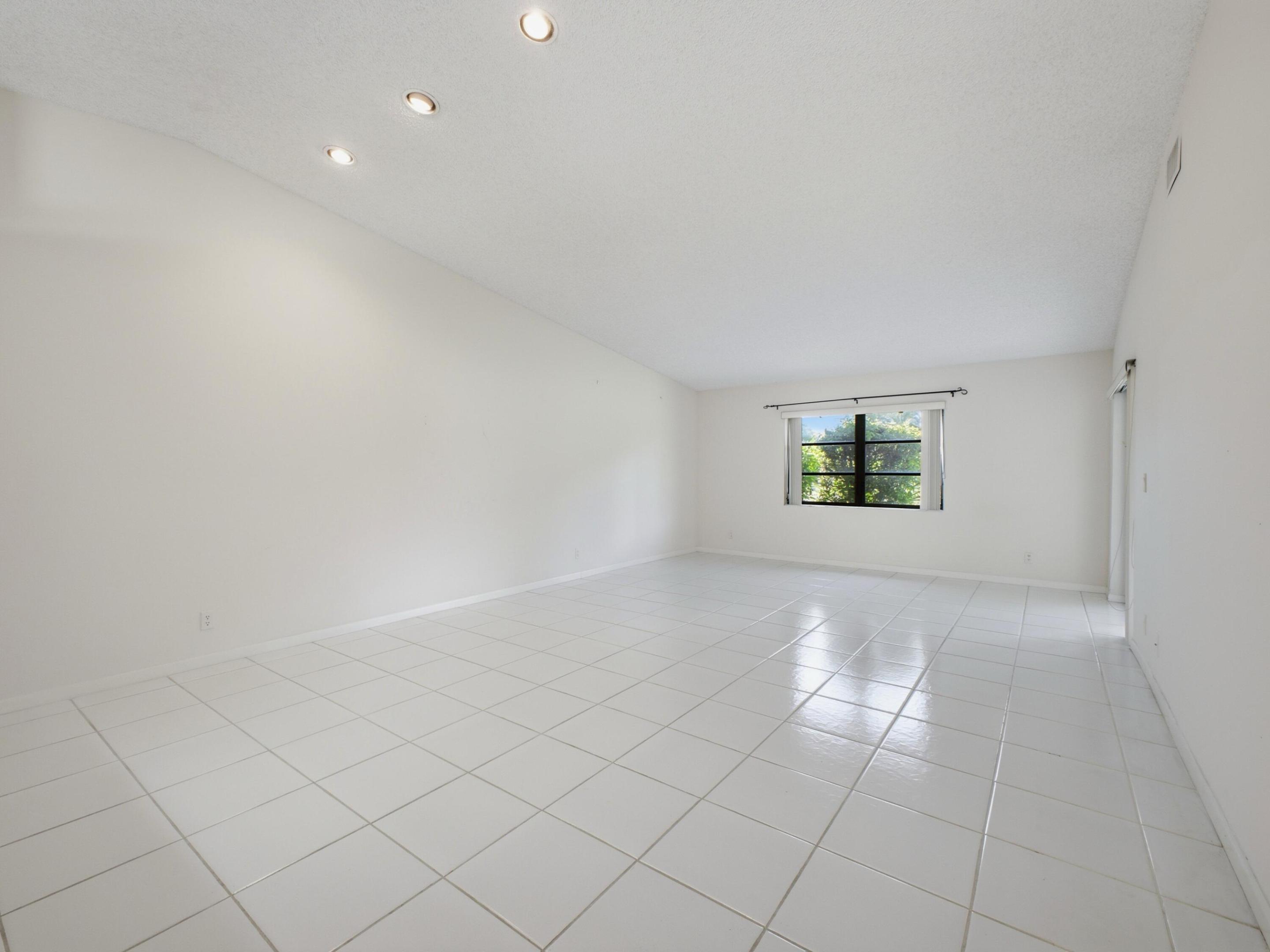 6200 Kings Gate Circle Property Photo 11