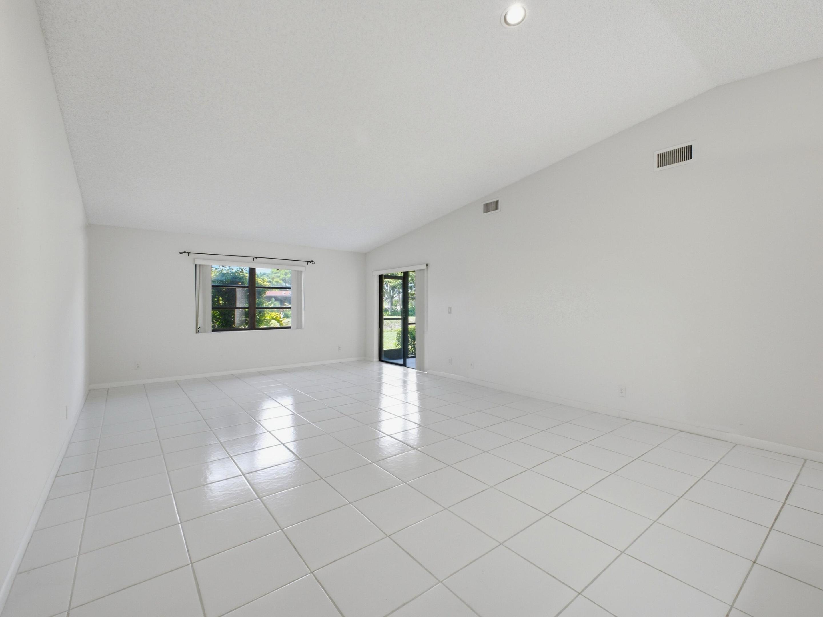 6200 Kings Gate Circle Property Photo 12