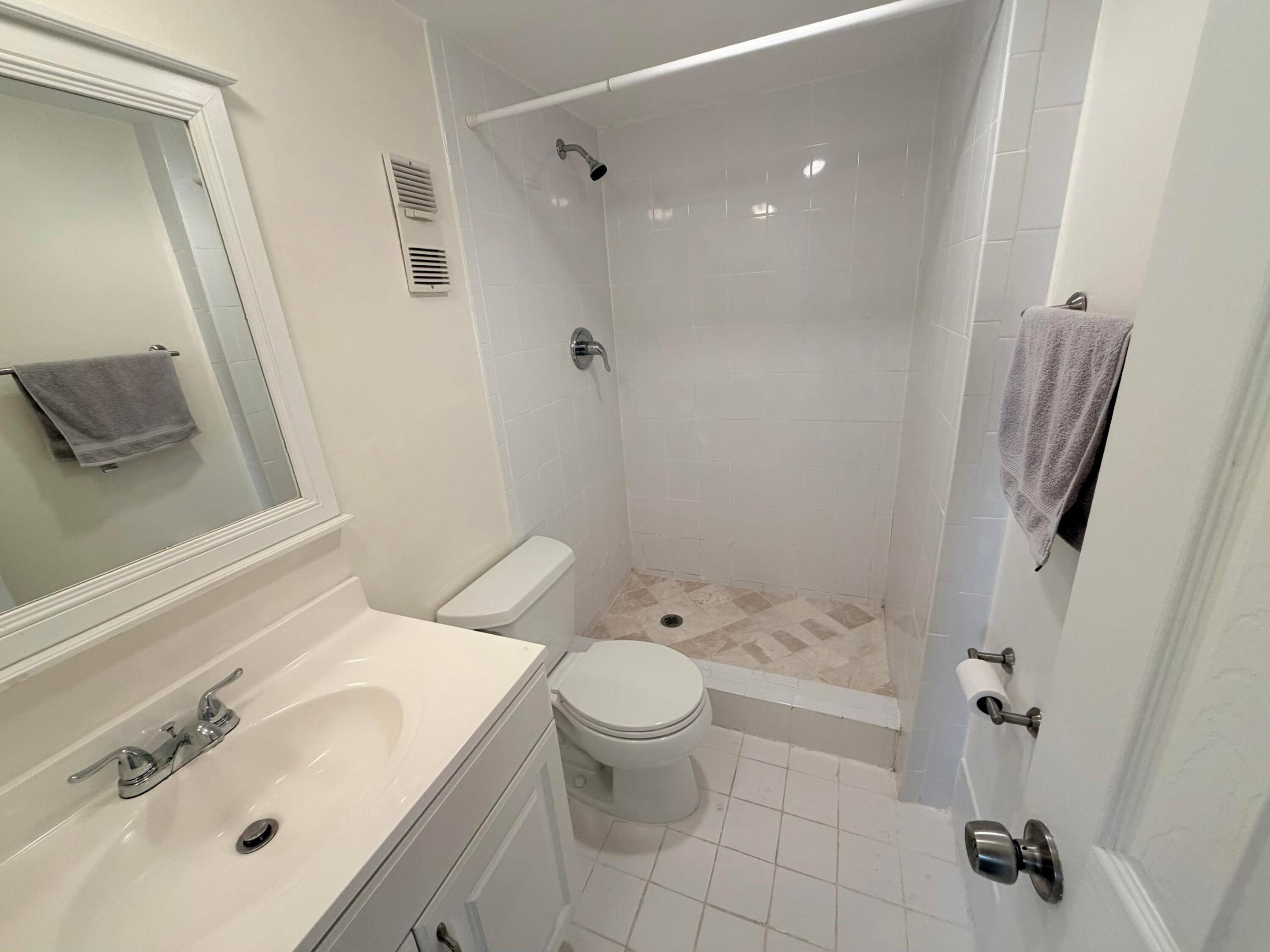 9230 Lagoon Place 110 Property Photo 9