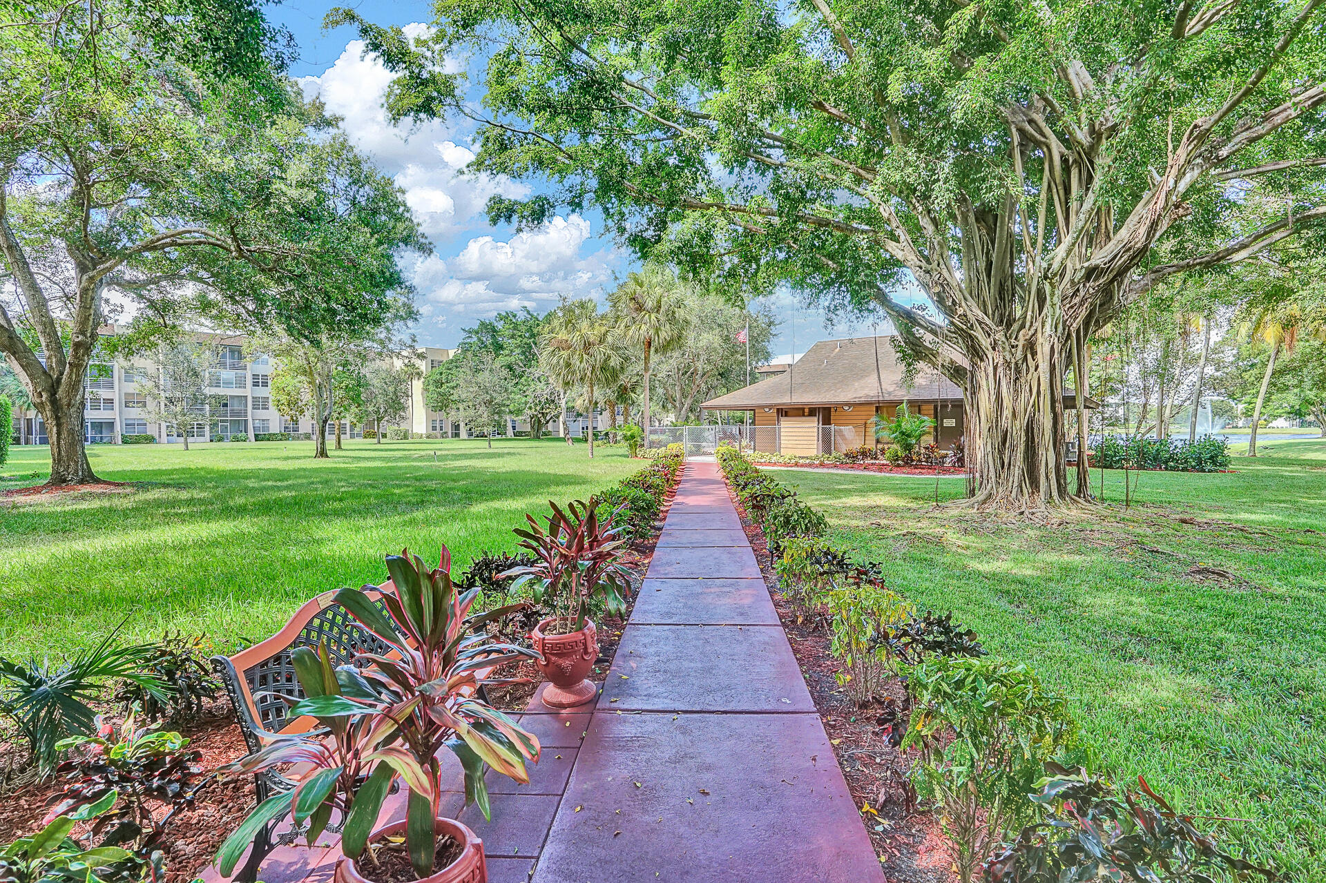 9230 Lagoon Place 110 Property Photo 19